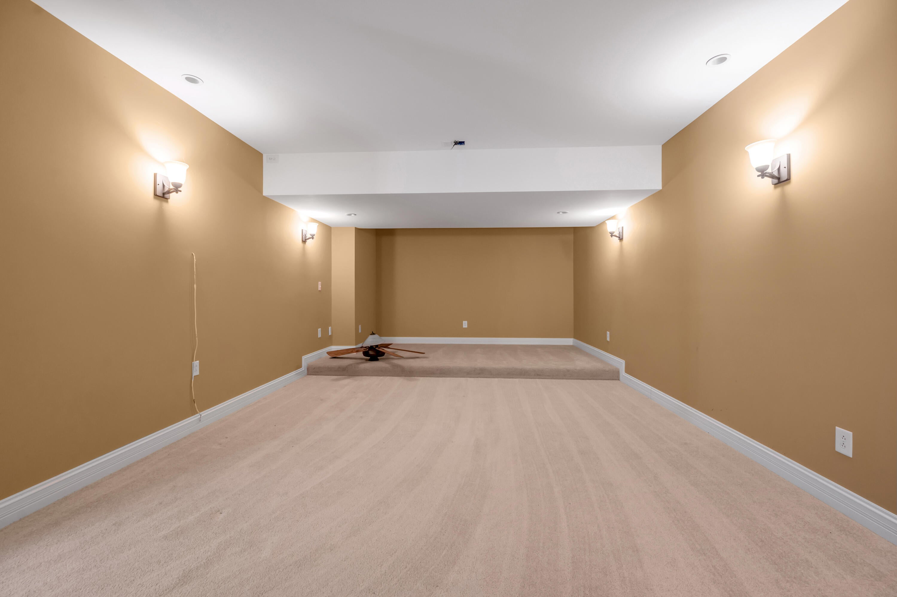 Richmond, Kentucky, 40475, United States, 7 Bedrooms Bedrooms, ,9 BathroomsBathrooms,Residential,Active,1972152