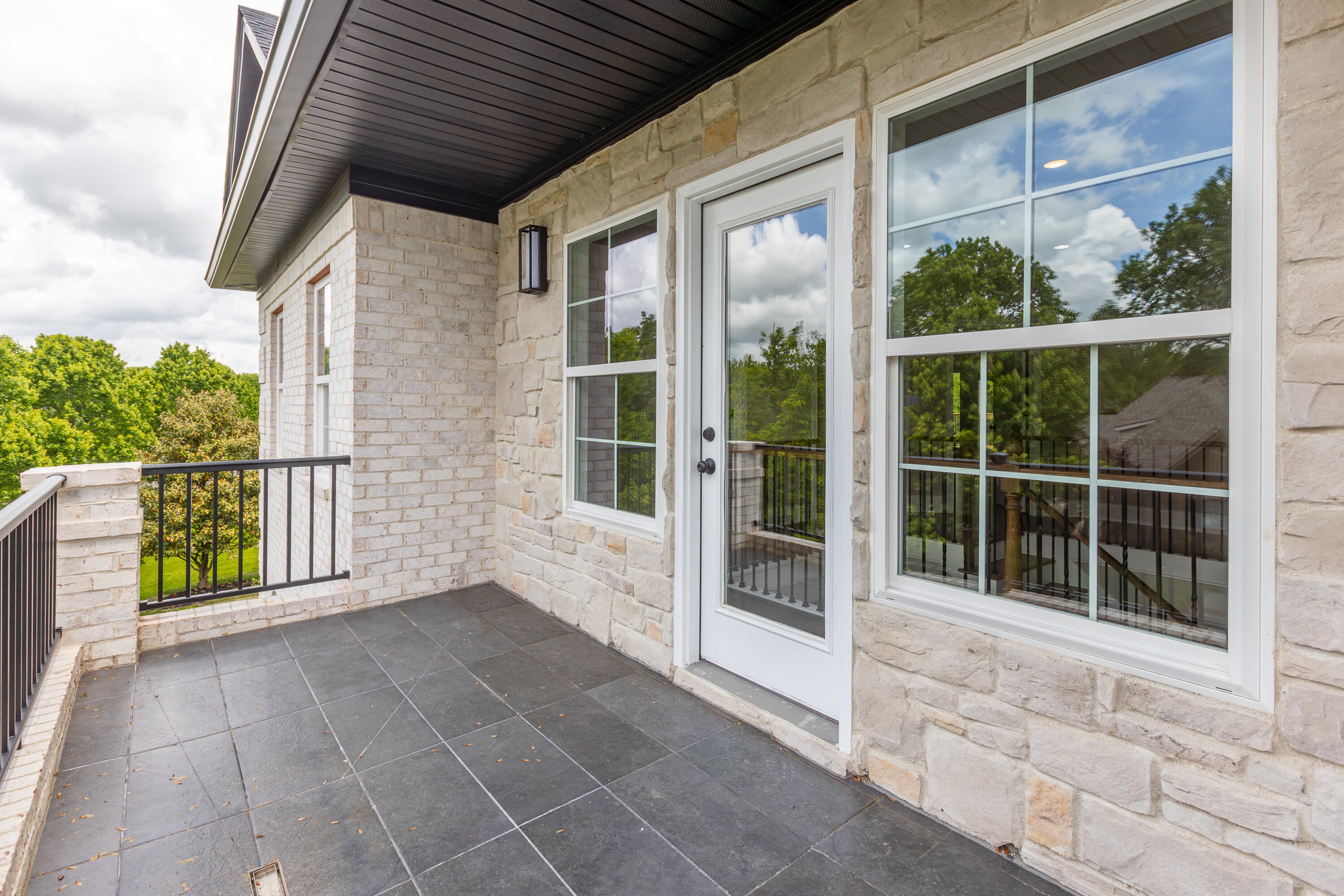 Lexington, Kentucky, 40513, United States, 4 Bedrooms Bedrooms, ,5 BathroomsBathrooms,Residential,Active,1824534