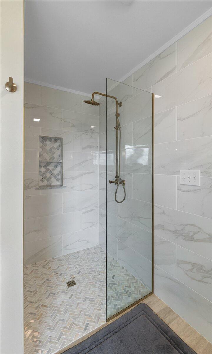 Nicholasville, Kentucky, 40356, United States, 5 Bedrooms Bedrooms, ,5 BathroomsBathrooms,Residential,Active,1913955