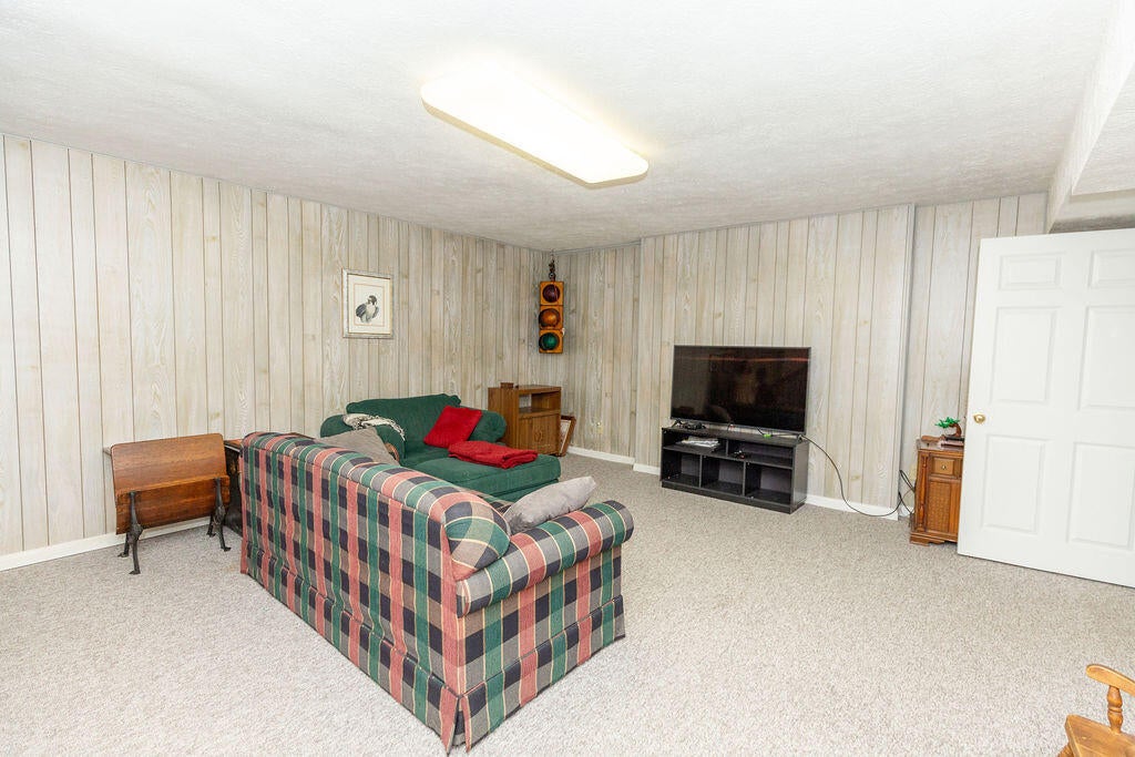 Nicholasville, Kentucky, 40356, United States, 4 Bedrooms Bedrooms, ,4 BathroomsBathrooms,Residential,Active,1945274