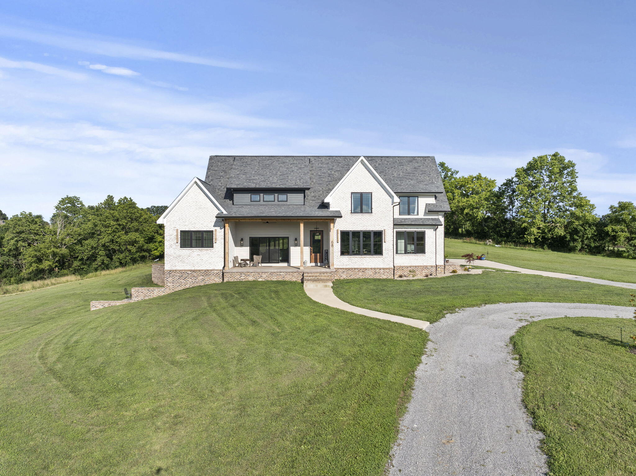 Richmond, Kentucky, 40475, United States, 5 Bedrooms Bedrooms, ,5 BathroomsBathrooms,Residential,Active,1868143