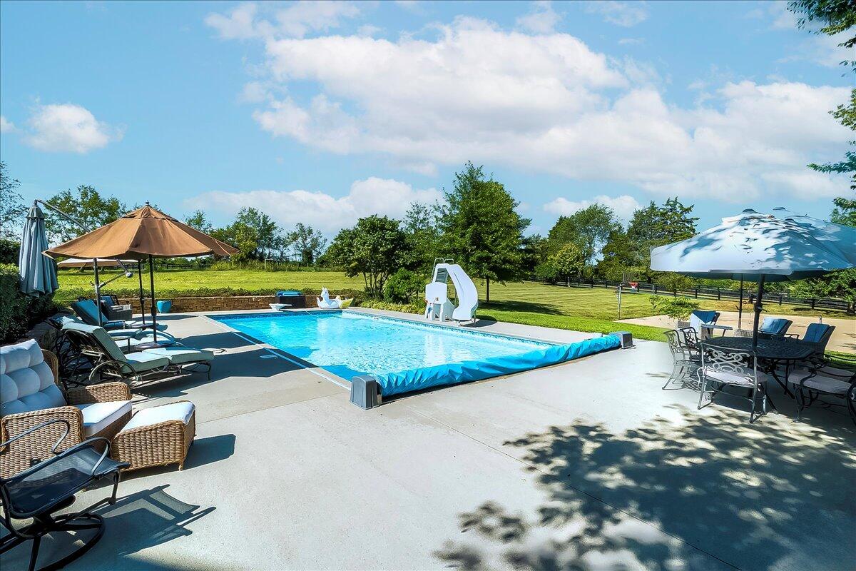 Nicholasville, Kentucky, 40356, United States, 5 Bedrooms Bedrooms, ,5 BathroomsBathrooms,Residential,Active,1913955