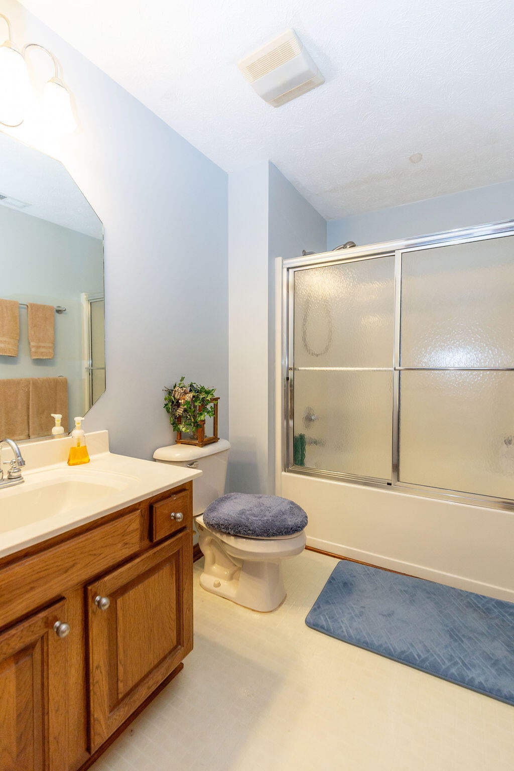 Nicholasville, Kentucky, 40356, United States, 4 Bedrooms Bedrooms, ,4 BathroomsBathrooms,Residential,Active,1945274