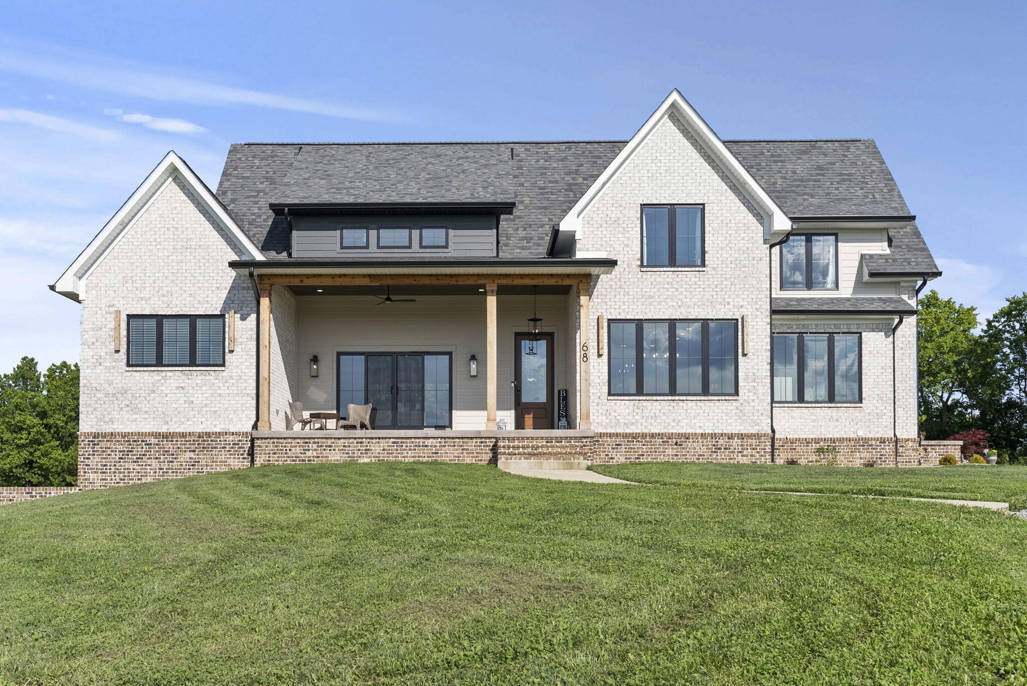 Richmond, Kentucky, 40475, United States, 5 Bedrooms Bedrooms, ,5 BathroomsBathrooms,Residential,Active,1868143