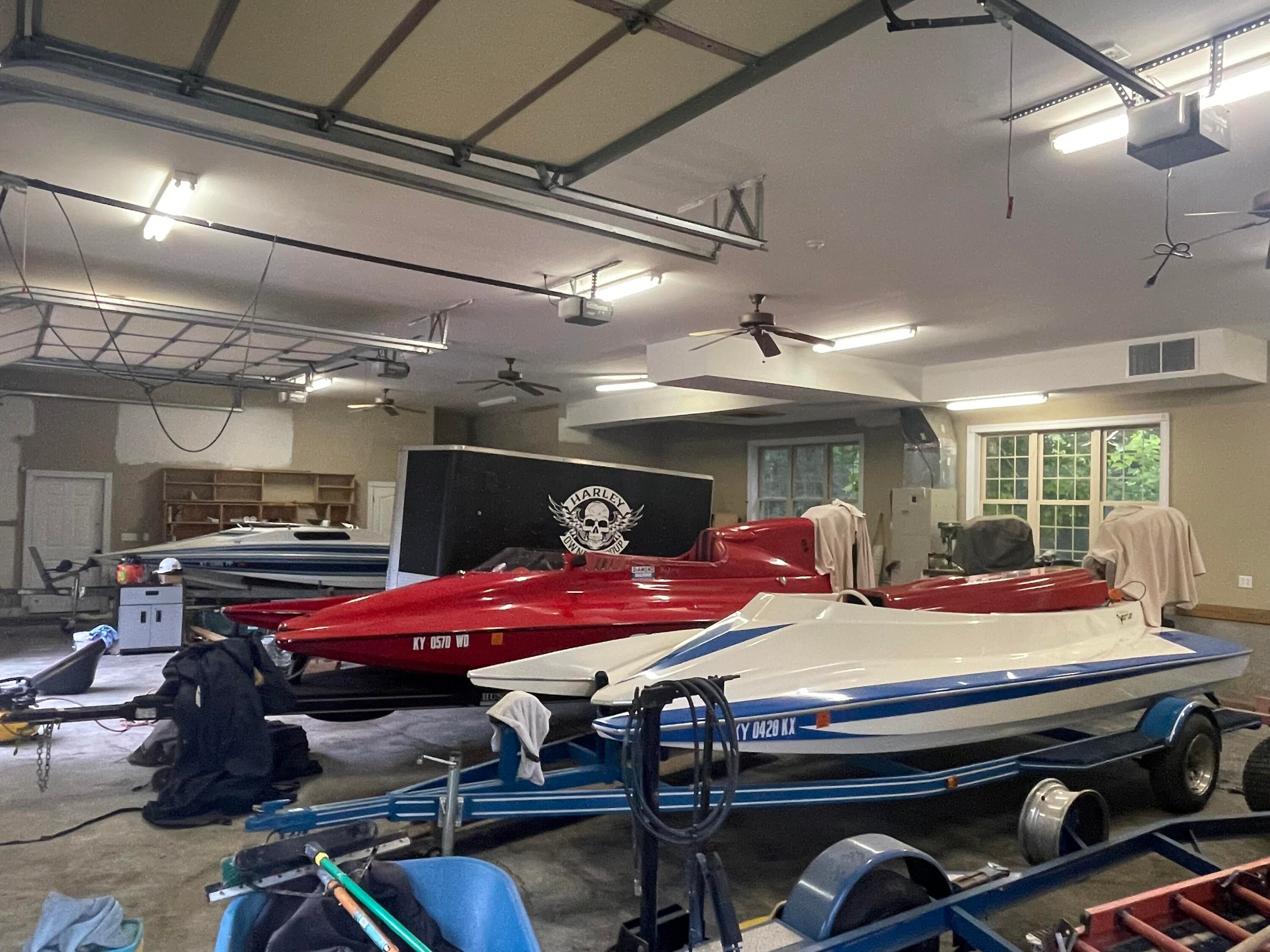 Richmond, Kentucky, 40475, United States, 7 Bedrooms Bedrooms, ,9 BathroomsBathrooms,Residential,Active,1972152