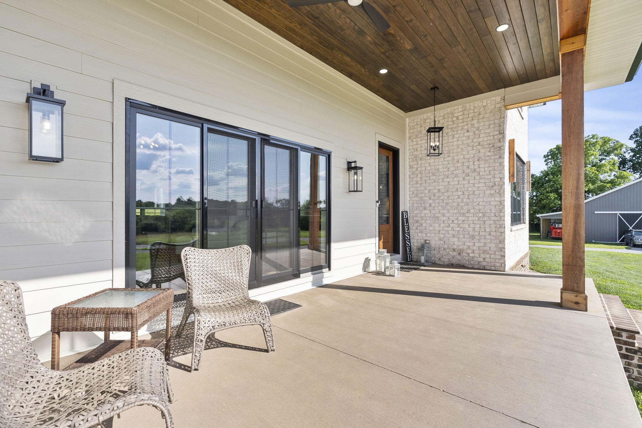 Richmond, Kentucky, 40475, United States, 5 Bedrooms Bedrooms, ,5 BathroomsBathrooms,Residential,Active,1868143