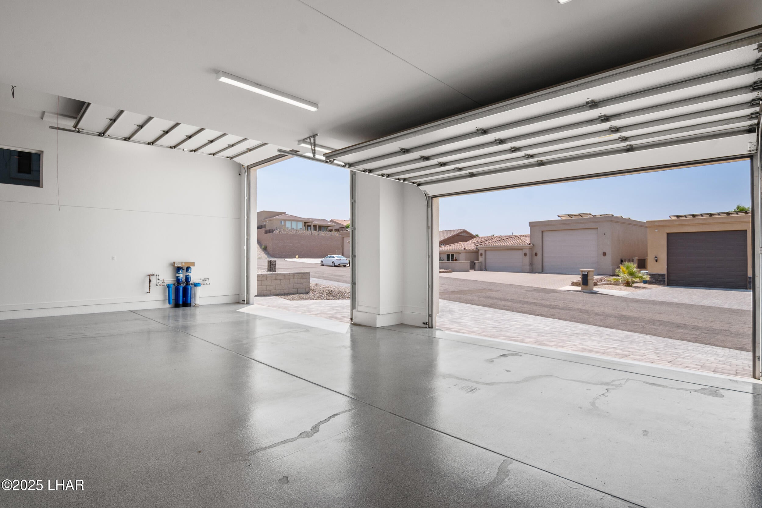 Lake Havasu City, Arizona, 86404, United States, 4 Bedrooms Bedrooms, ,5 BathroomsBathrooms,Residential,Active,1894205