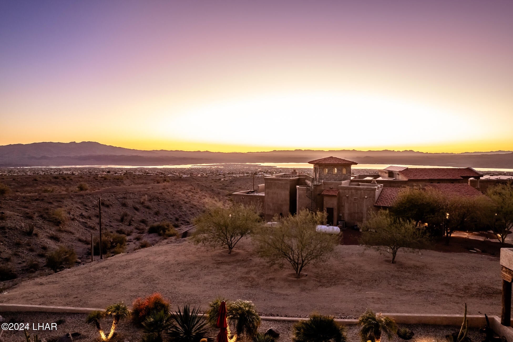 Lake Havasu City, Arizona, 86404, United States, 4 Bedrooms Bedrooms, ,6 BathroomsBathrooms,Residential,Active,1910151