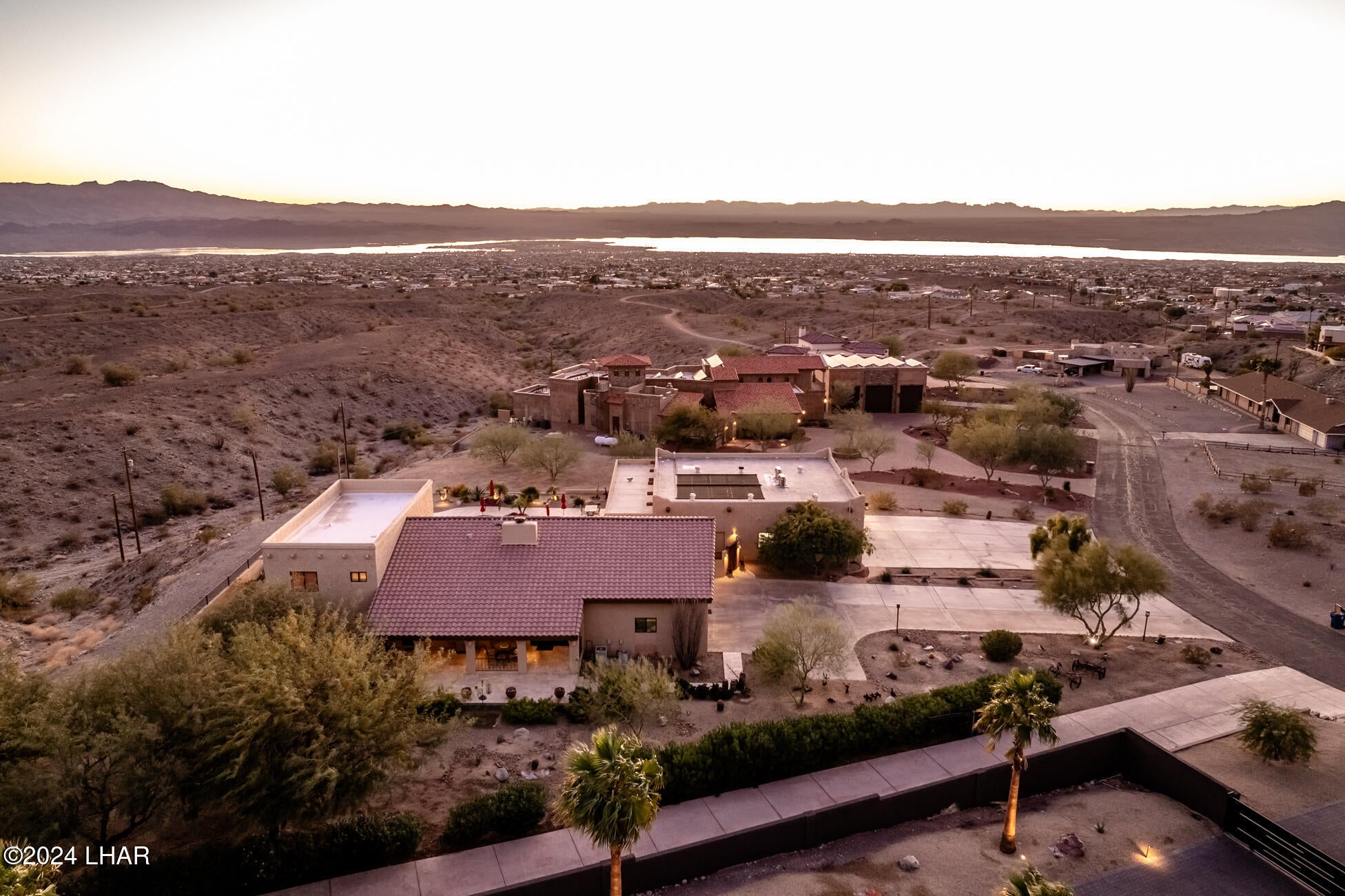 Lake Havasu City, Arizona, 86404, United States, 4 Bedrooms Bedrooms, ,6 BathroomsBathrooms,Residential,Active,1910151