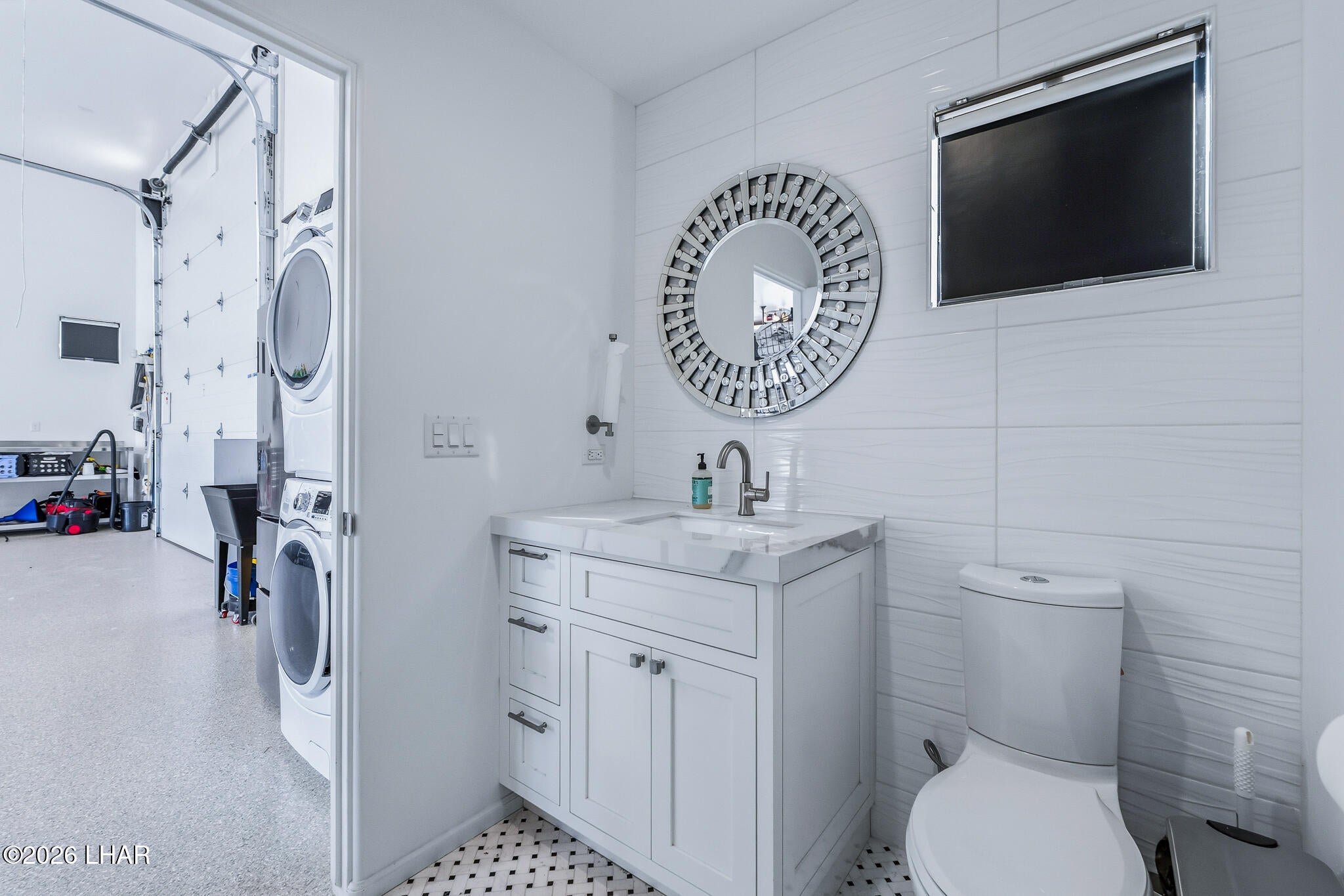 Lake Havasu City, Arizona, 86406, United States, 3 Bedrooms Bedrooms, ,5 BathroomsBathrooms,Residential,Active,2009159