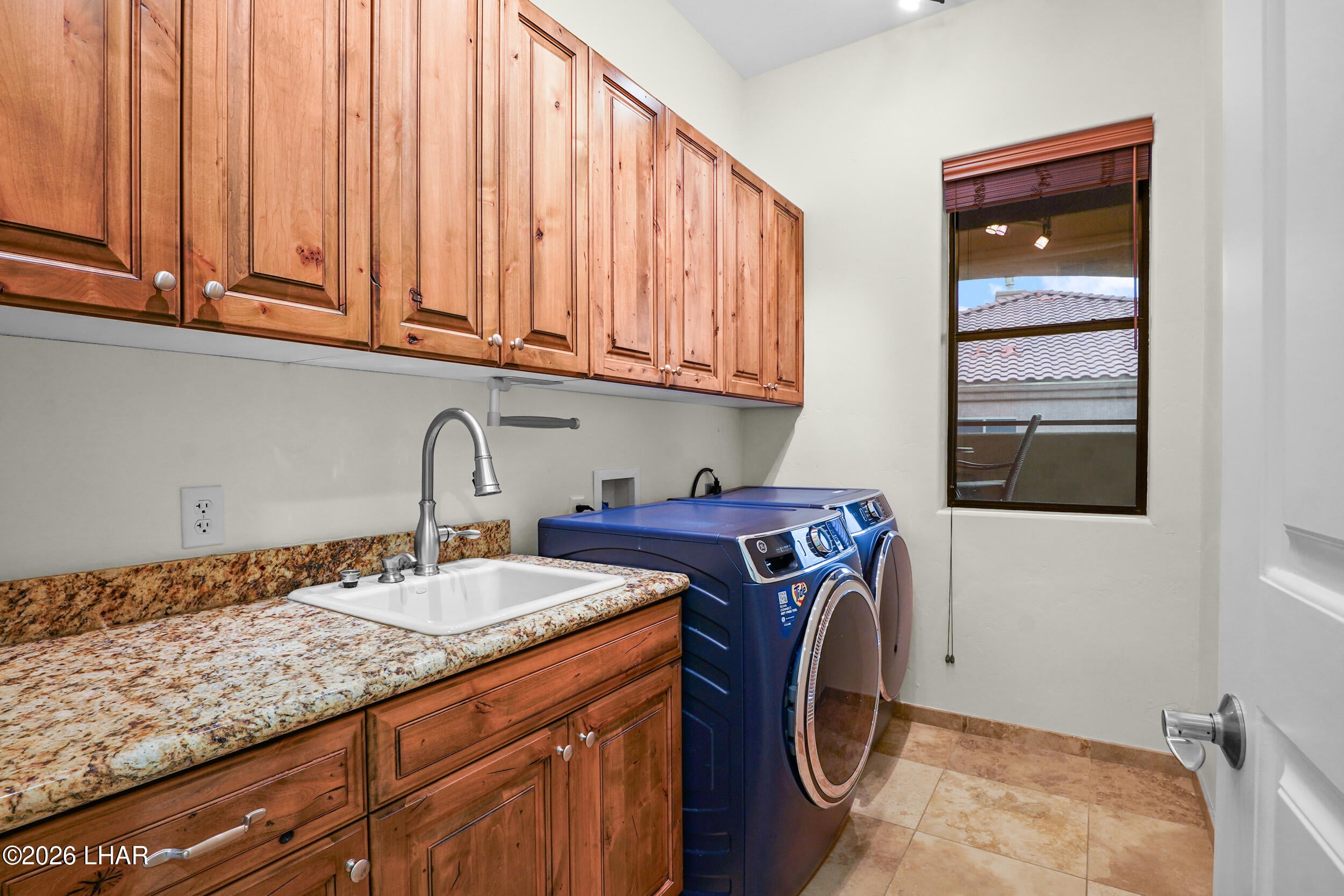 Lake Havasu City, Arizona, 86406, United States, 3 Bedrooms Bedrooms, ,4 BathroomsBathrooms,Residential,Active,2012673