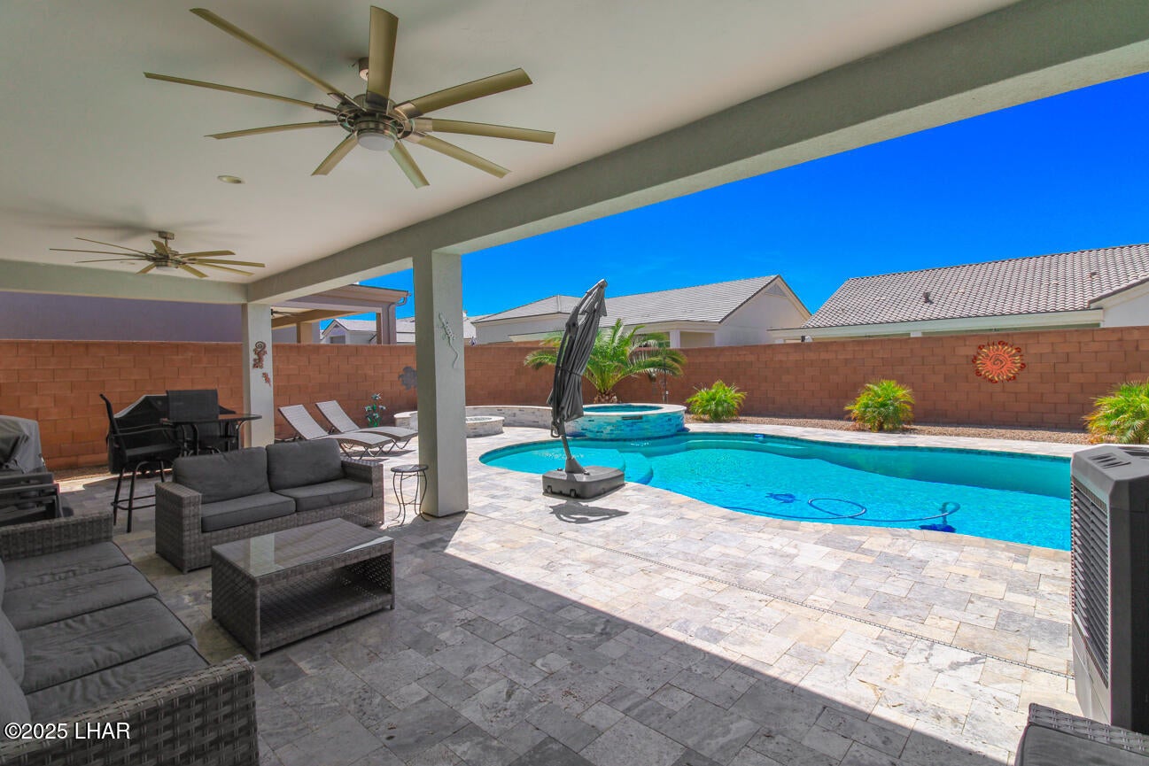 Lake Havasu City, Arizona, 86404, United States, 3 Bedrooms Bedrooms, ,2 BathroomsBathrooms,Residential,Active,1922288