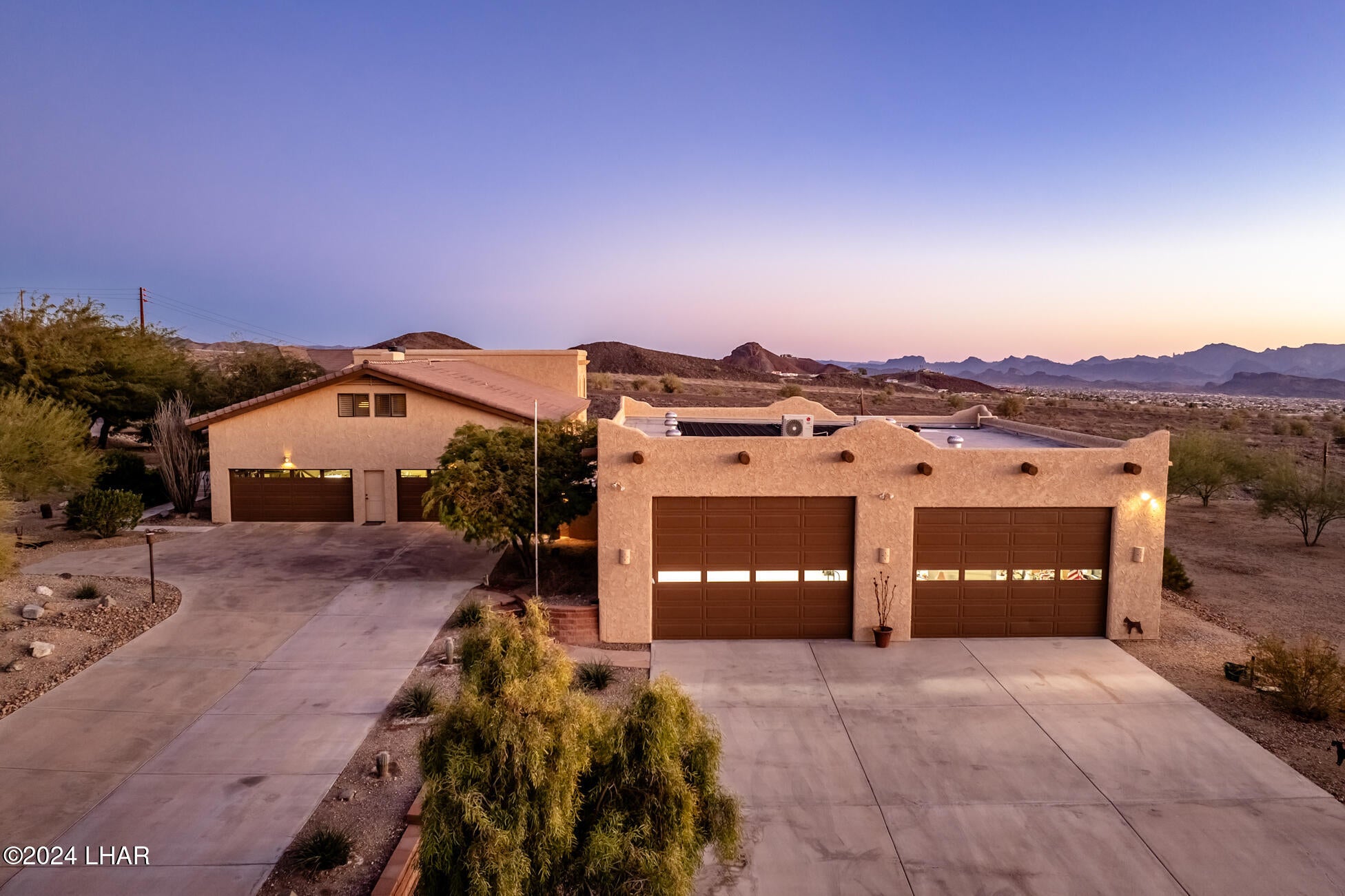 Lake Havasu City, Arizona, 86404, United States, 4 Bedrooms Bedrooms, ,6 BathroomsBathrooms,Residential,Active,1910151