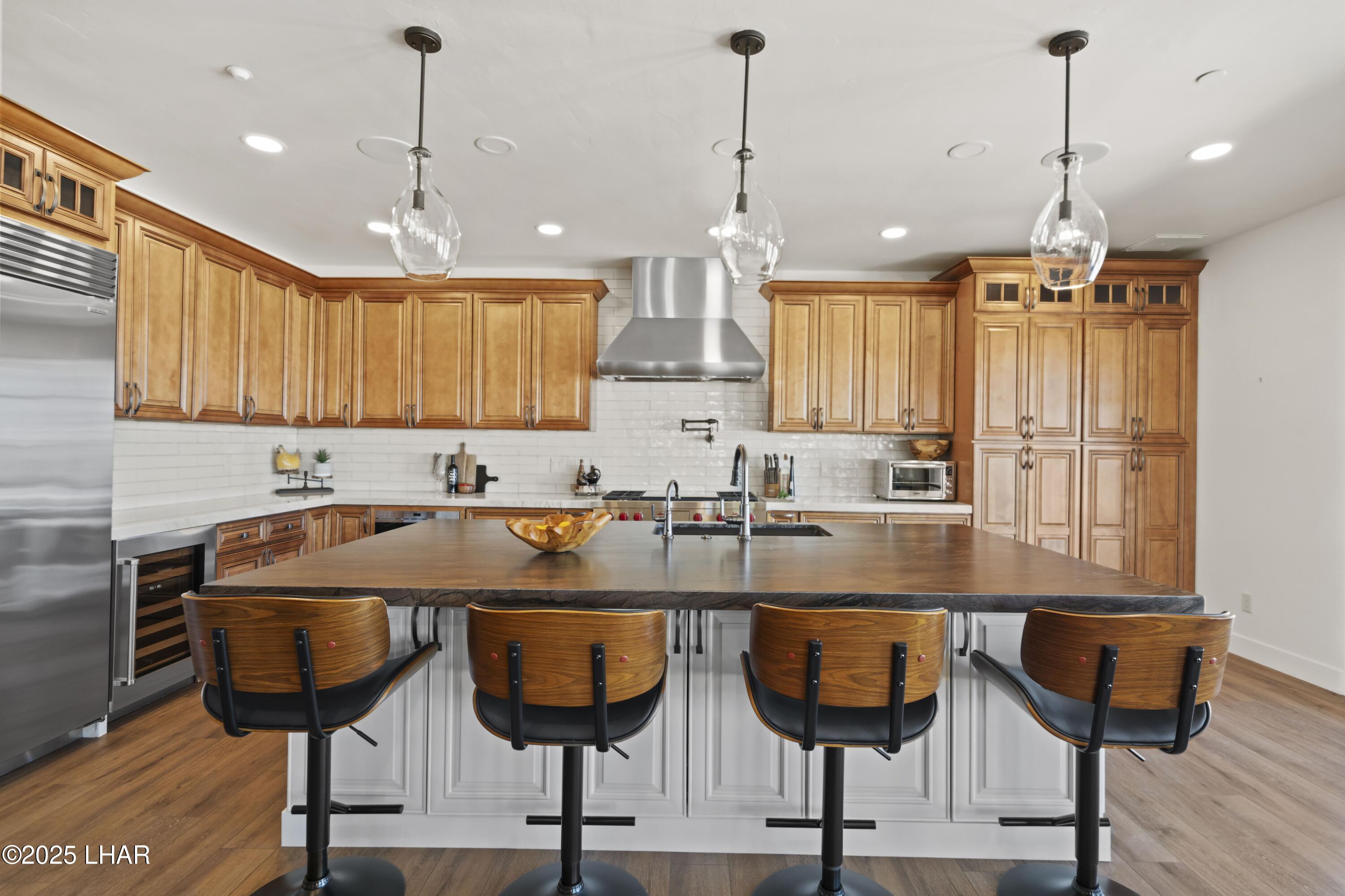 Lake Havasu City, Arizona, 86404, United States, 6 Bedrooms Bedrooms, ,7 BathroomsBathrooms,Residential,Active,1996583