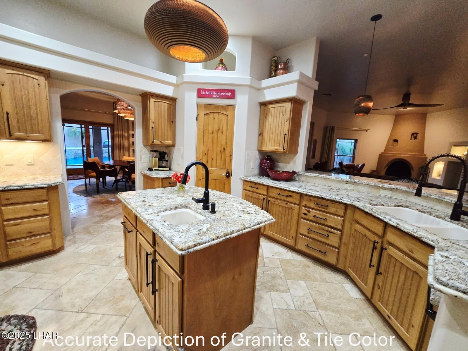 Lake Havasu City, Arizona, 86404, United States, ,4 BathroomsBathrooms,Residential,Active,1820839