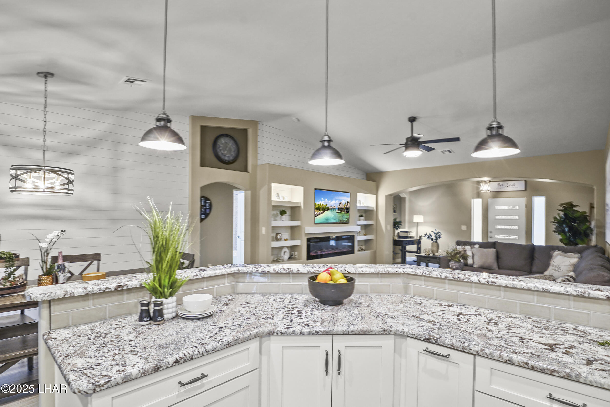 Lake Havasu City, Arizona, 86404, United States, 4 Bedrooms Bedrooms, ,3 BathroomsBathrooms,Residential,Active,1920257