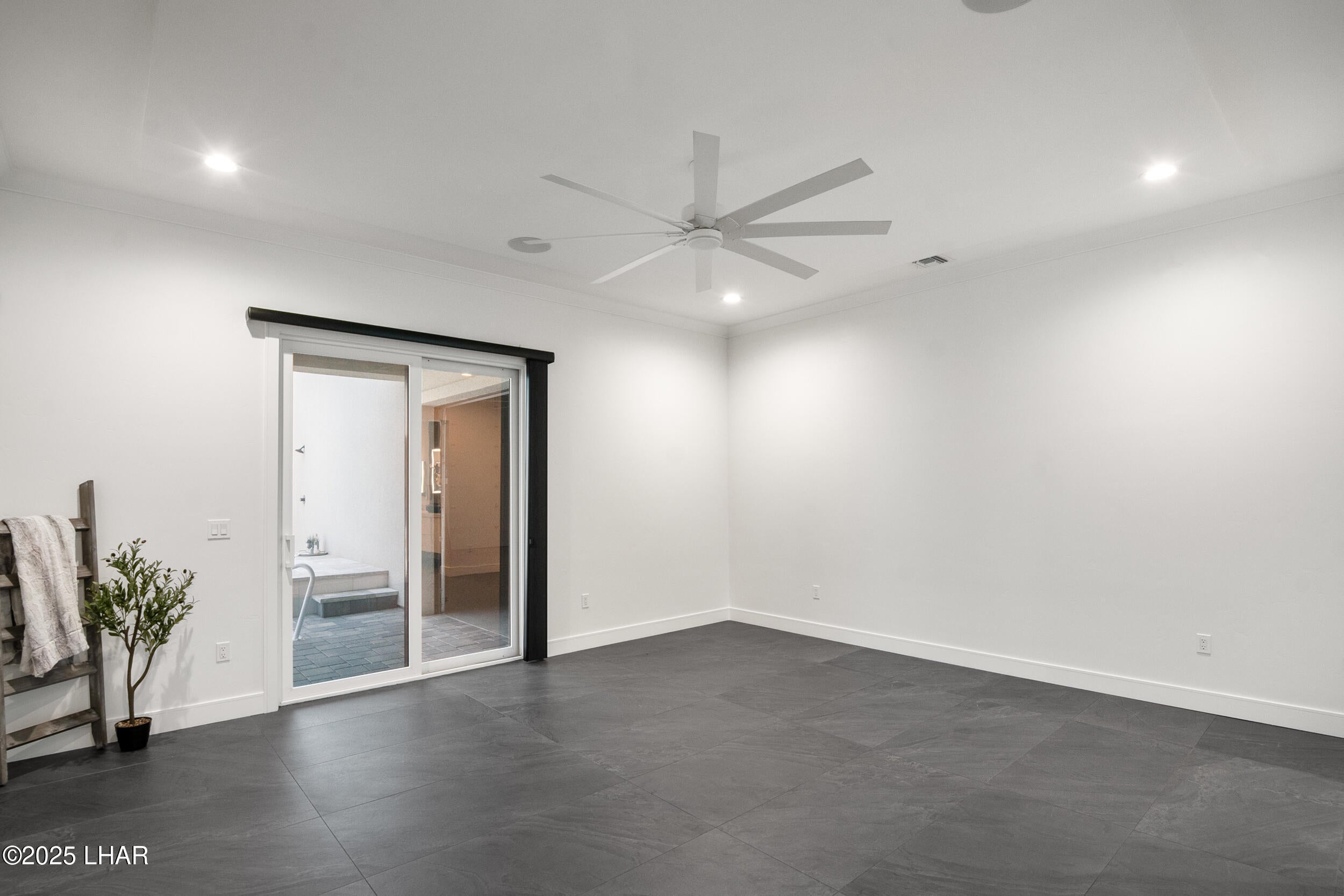 Lake Havasu City, Arizona, 86404, United States, 4 Bedrooms Bedrooms, ,5 BathroomsBathrooms,Residential,Active,1894205