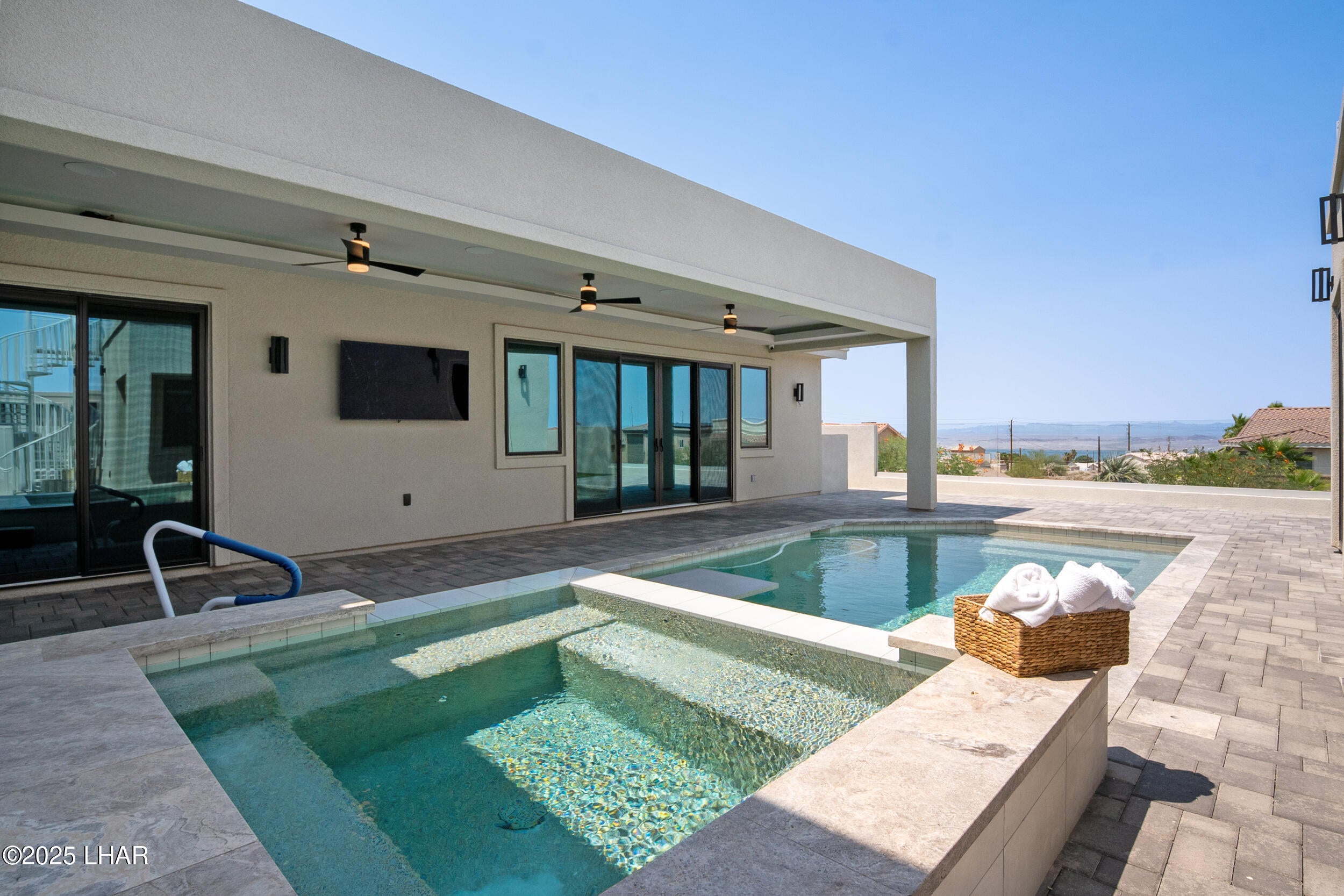 Lake Havasu City, Arizona, 86404, United States, 4 Bedrooms Bedrooms, ,5 BathroomsBathrooms,Residential,Active,1894205