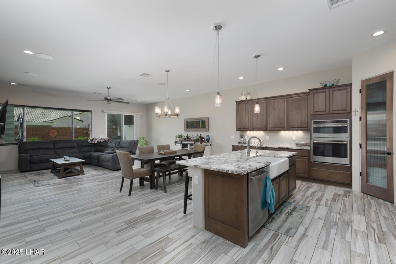 Lake Havasu City, Arizona, 86404, United States, 3 Bedrooms Bedrooms, ,2 BathroomsBathrooms,Residential,Active,1922288