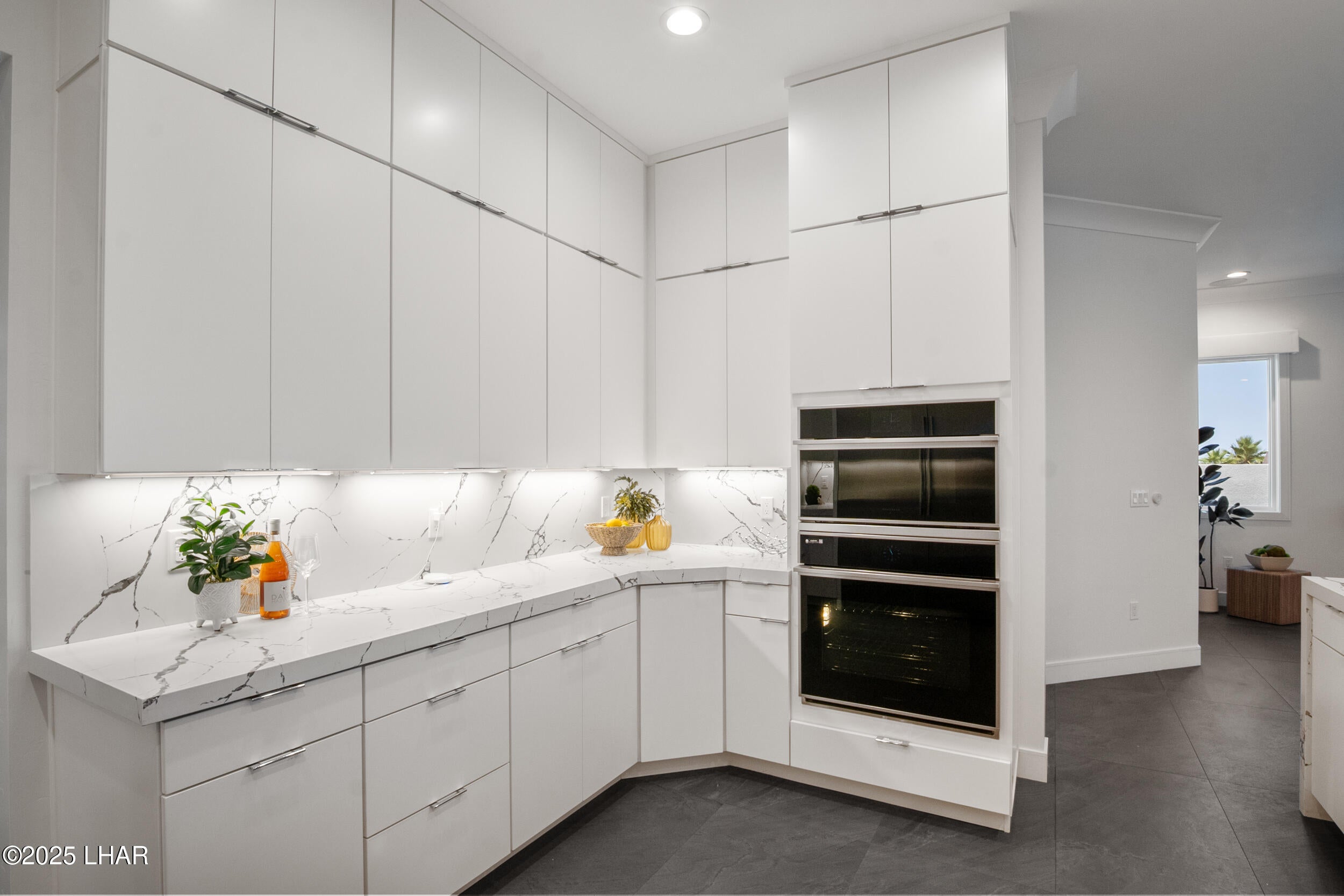 Lake Havasu City, Arizona, 86404, United States, 4 Bedrooms Bedrooms, ,5 BathroomsBathrooms,Residential,Active,1894205