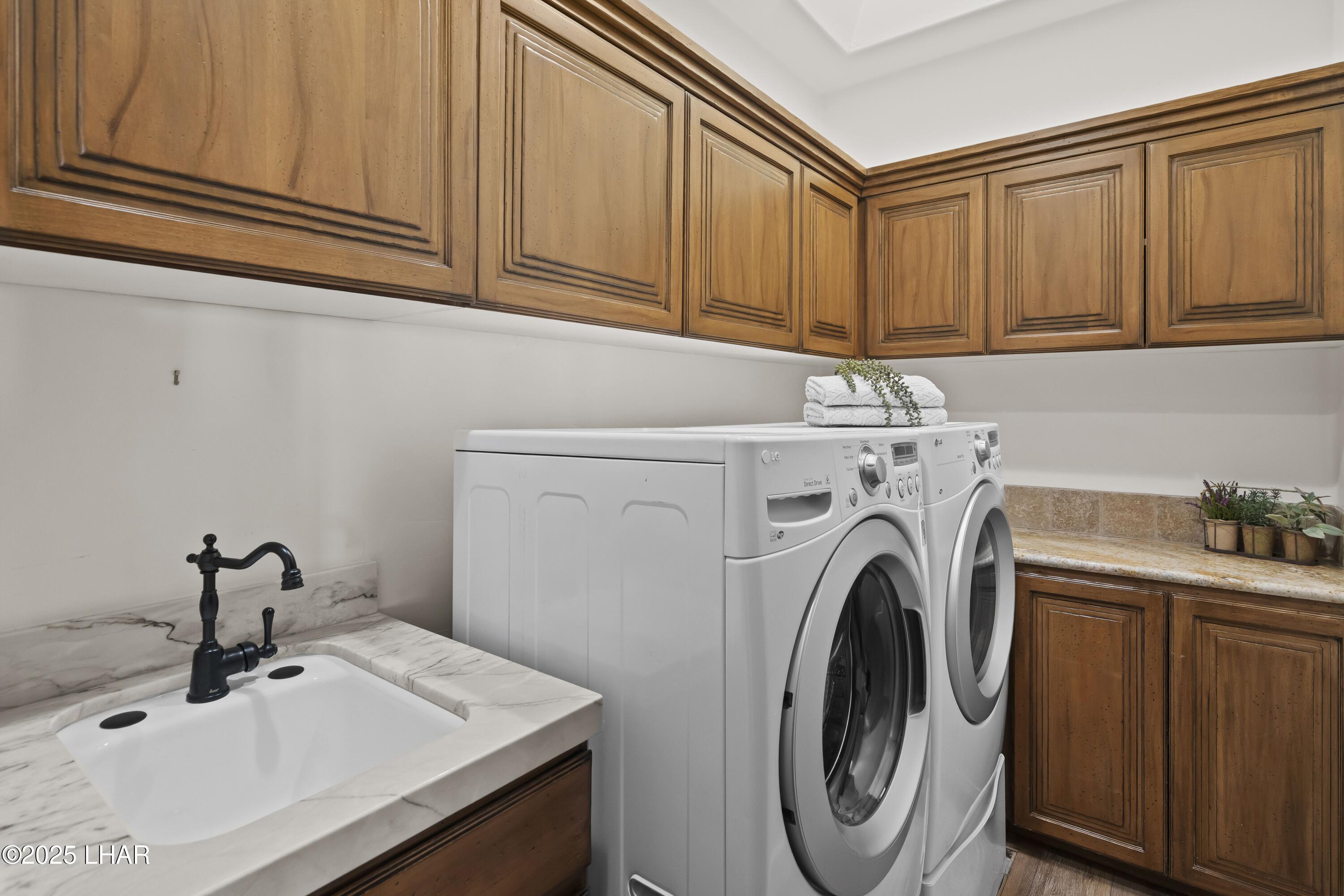 Lake Havasu City, Arizona, 86404, United States, 6 Bedrooms Bedrooms, ,7 BathroomsBathrooms,Residential,Active,1996583