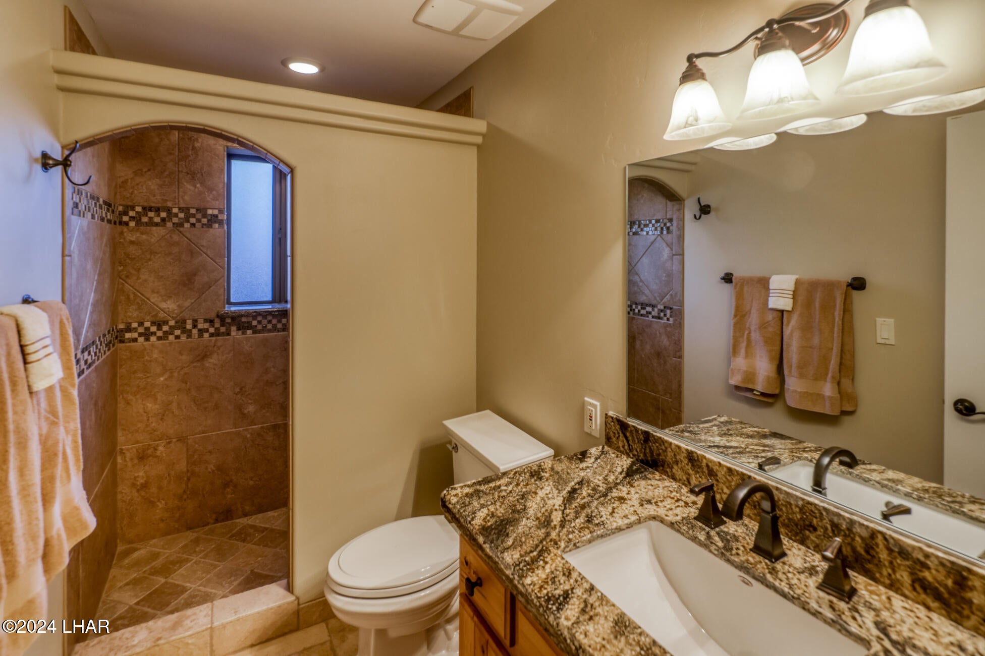 Lake Havasu City, Arizona, 86404, United States, 4 Bedrooms Bedrooms, ,6 BathroomsBathrooms,Residential,Active,1910151