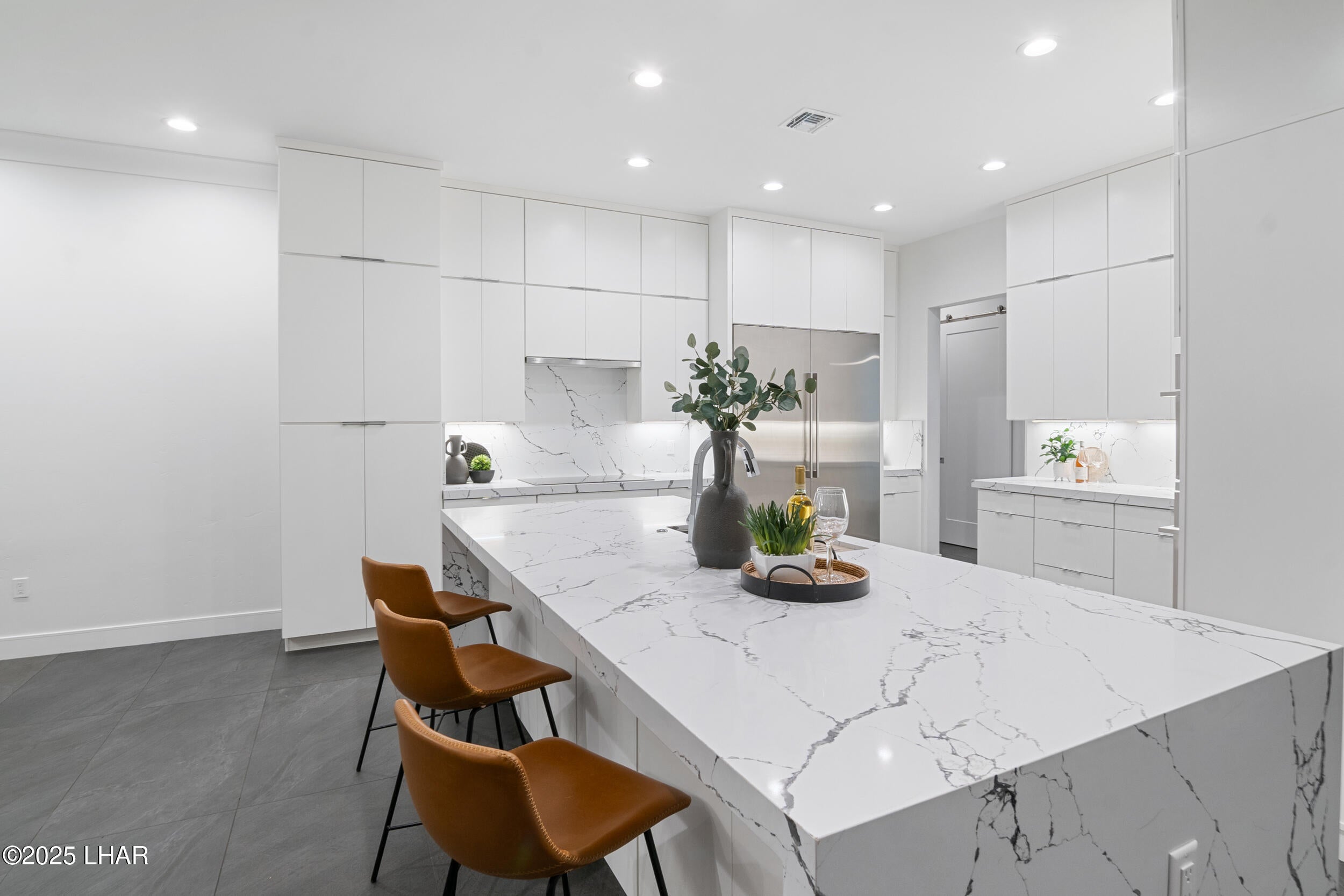 Lake Havasu City, Arizona, 86404, United States, 4 Bedrooms Bedrooms, ,5 BathroomsBathrooms,Residential,Active,1894205