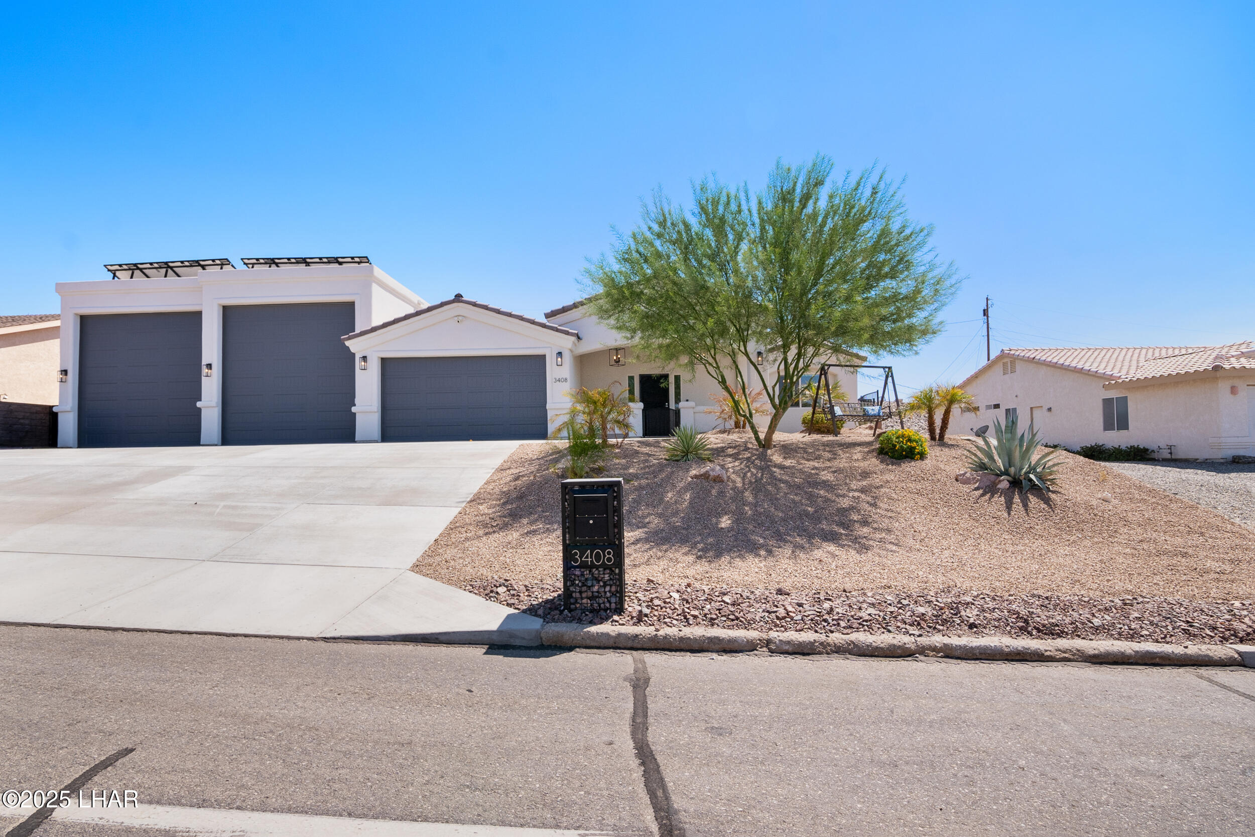 Lake Havasu City, Arizona, 86404, United States, 4 Bedrooms Bedrooms, ,3 BathroomsBathrooms,Residential,Active,1920257