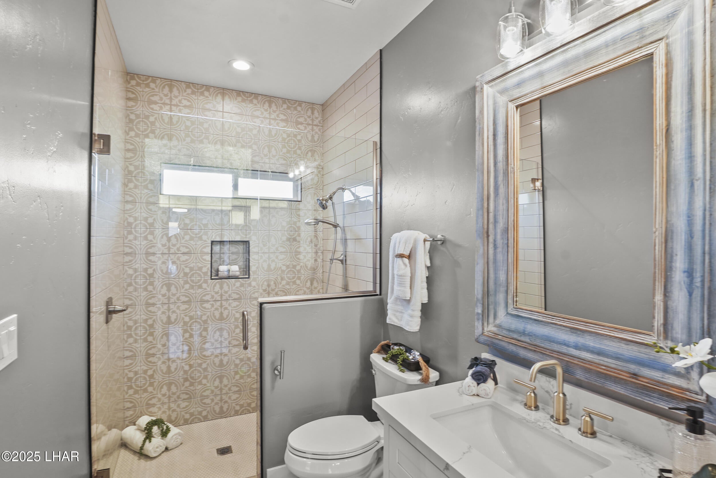 Lake Havasu City, Arizona, 86404, United States, 4 Bedrooms Bedrooms, ,3 BathroomsBathrooms,Residential,Active,1920257