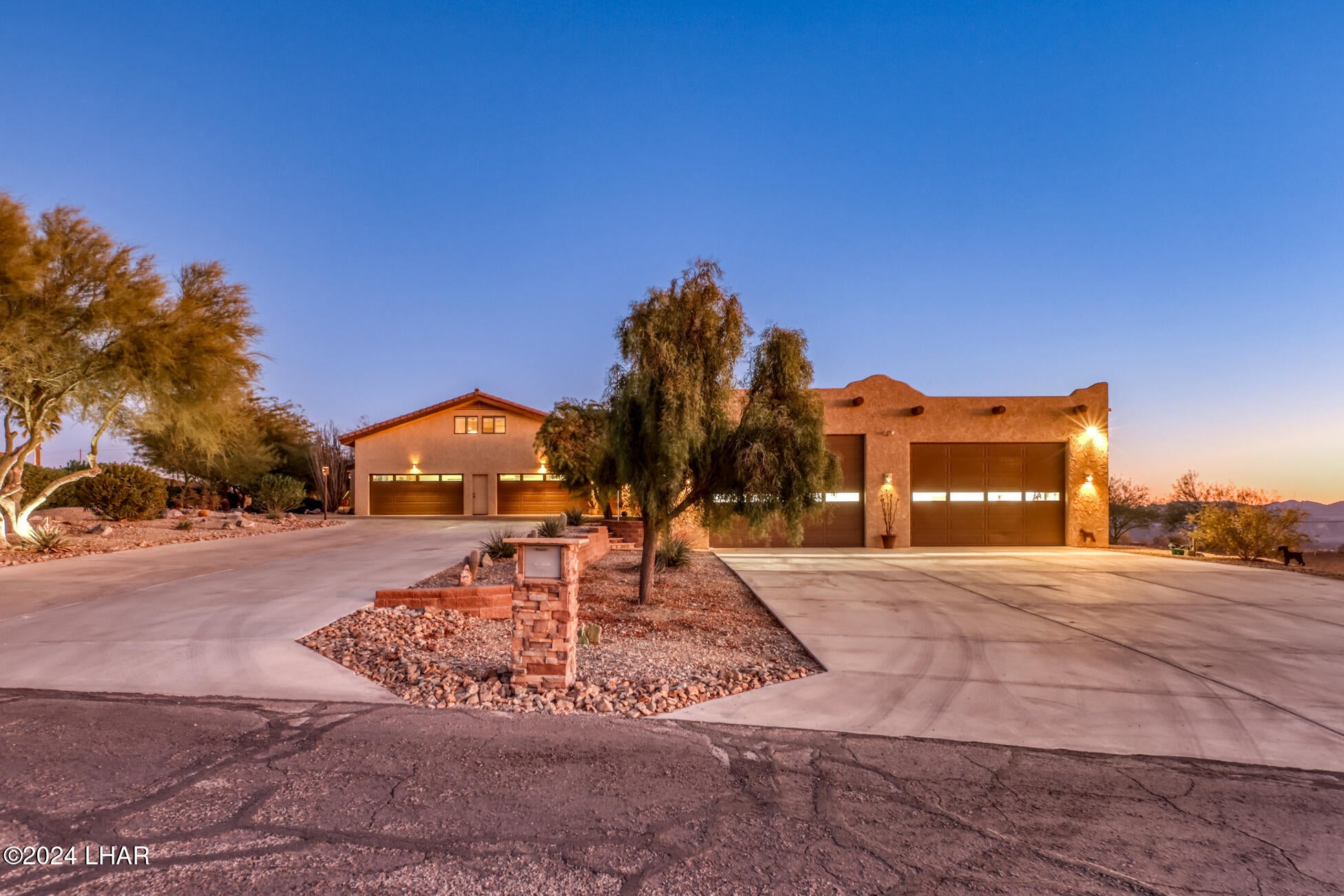 Lake Havasu City, Arizona, 86404, United States, 4 Bedrooms Bedrooms, ,6 BathroomsBathrooms,Residential,Active,1910151