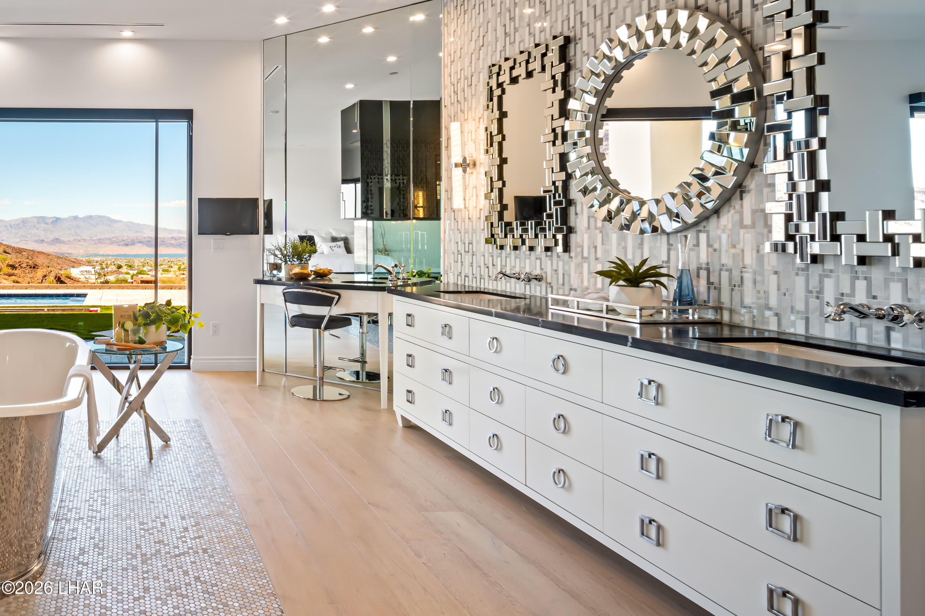 Lake Havasu City, Arizona, 86406, United States, 3 Bedrooms Bedrooms, ,5 BathroomsBathrooms,Residential,Active,2009159