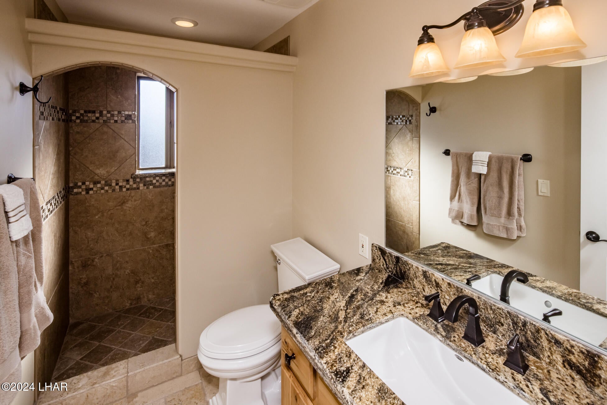 Lake Havasu City, Arizona, 86404, United States, 4 Bedrooms Bedrooms, ,6 BathroomsBathrooms,Residential,Active,1910151