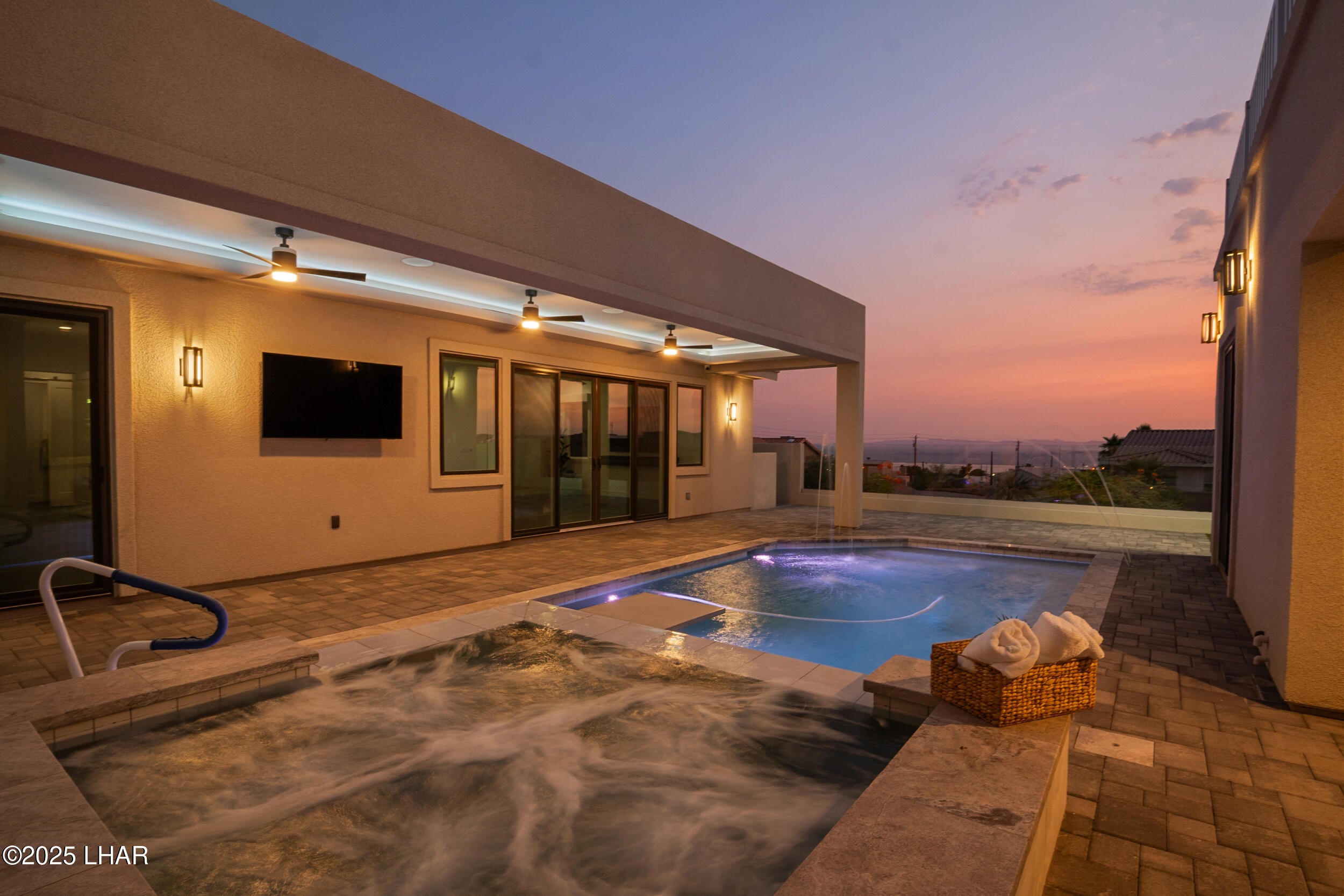 Lake Havasu City, Arizona, 86404, United States, 4 Bedrooms Bedrooms, ,5 BathroomsBathrooms,Residential,Active,1894205