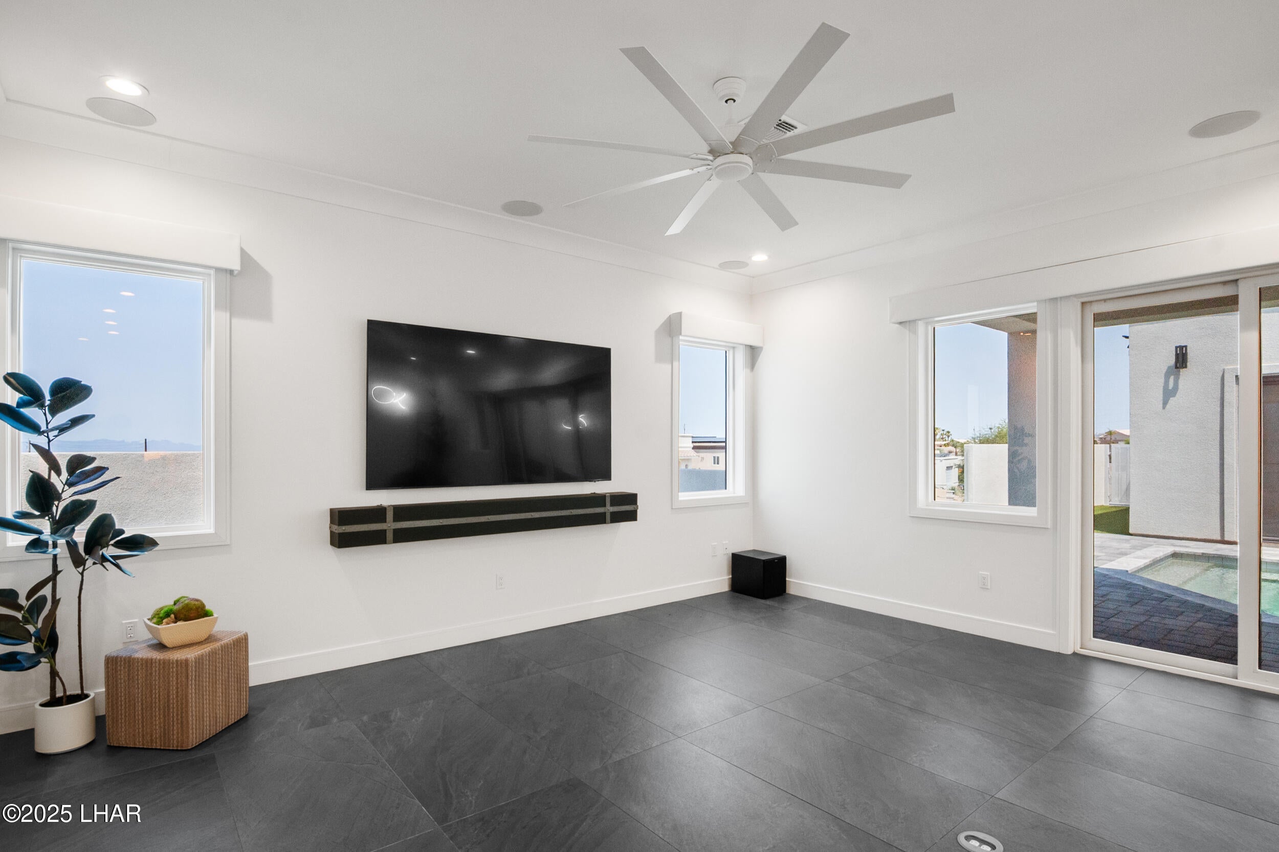 Lake Havasu City, Arizona, 86404, United States, 4 Bedrooms Bedrooms, ,5 BathroomsBathrooms,Residential,Active,1894205