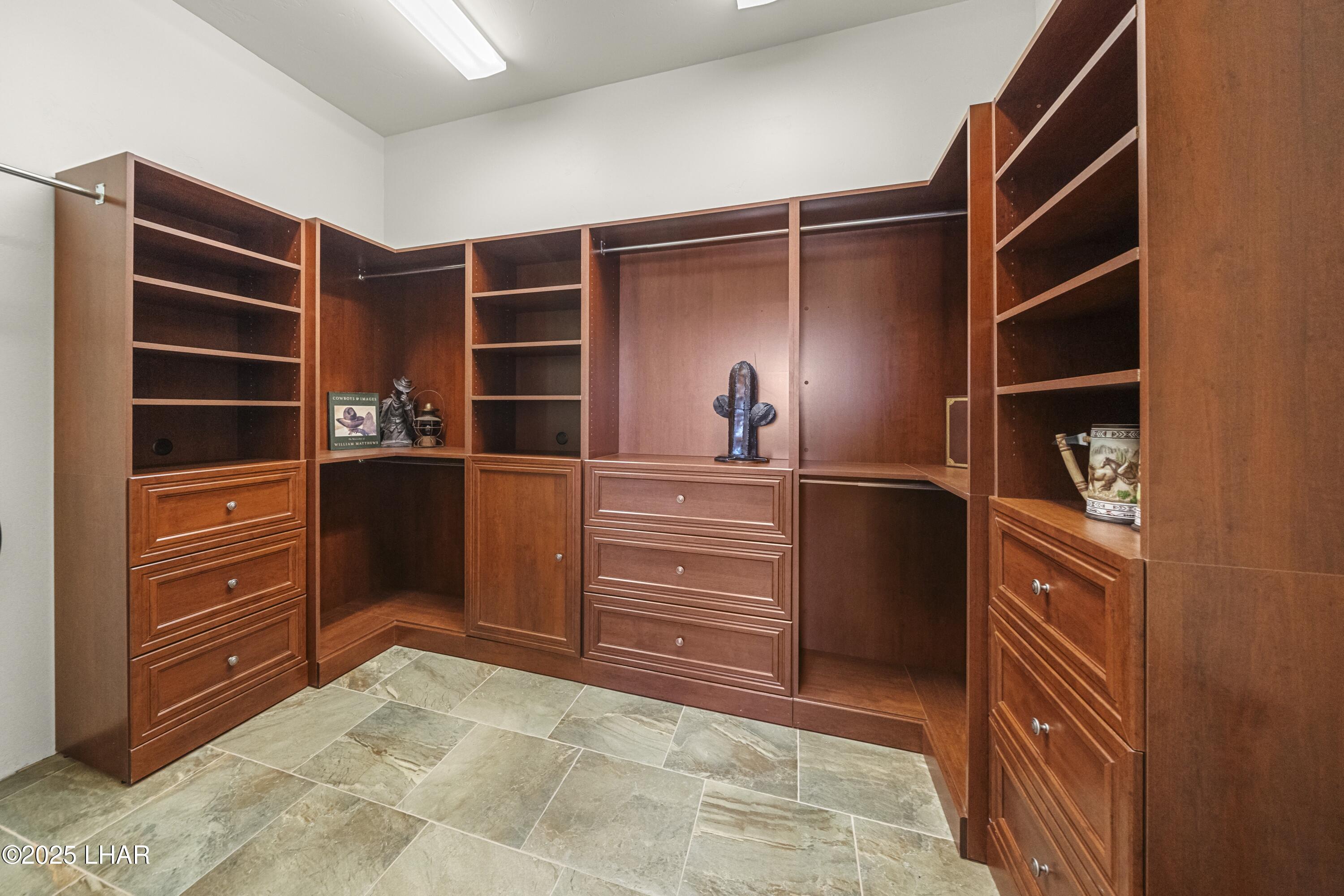 Lake Havasu City, Arizona, 86404, United States, 6 Bedrooms Bedrooms, ,7 BathroomsBathrooms,Residential,Active,1996583