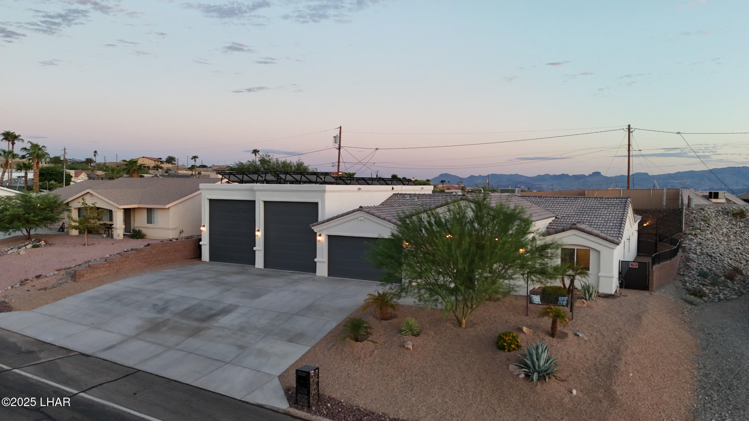 Lake Havasu City, Arizona, 86404, United States, 4 Bedrooms Bedrooms, ,3 BathroomsBathrooms,Residential,Active,1920257