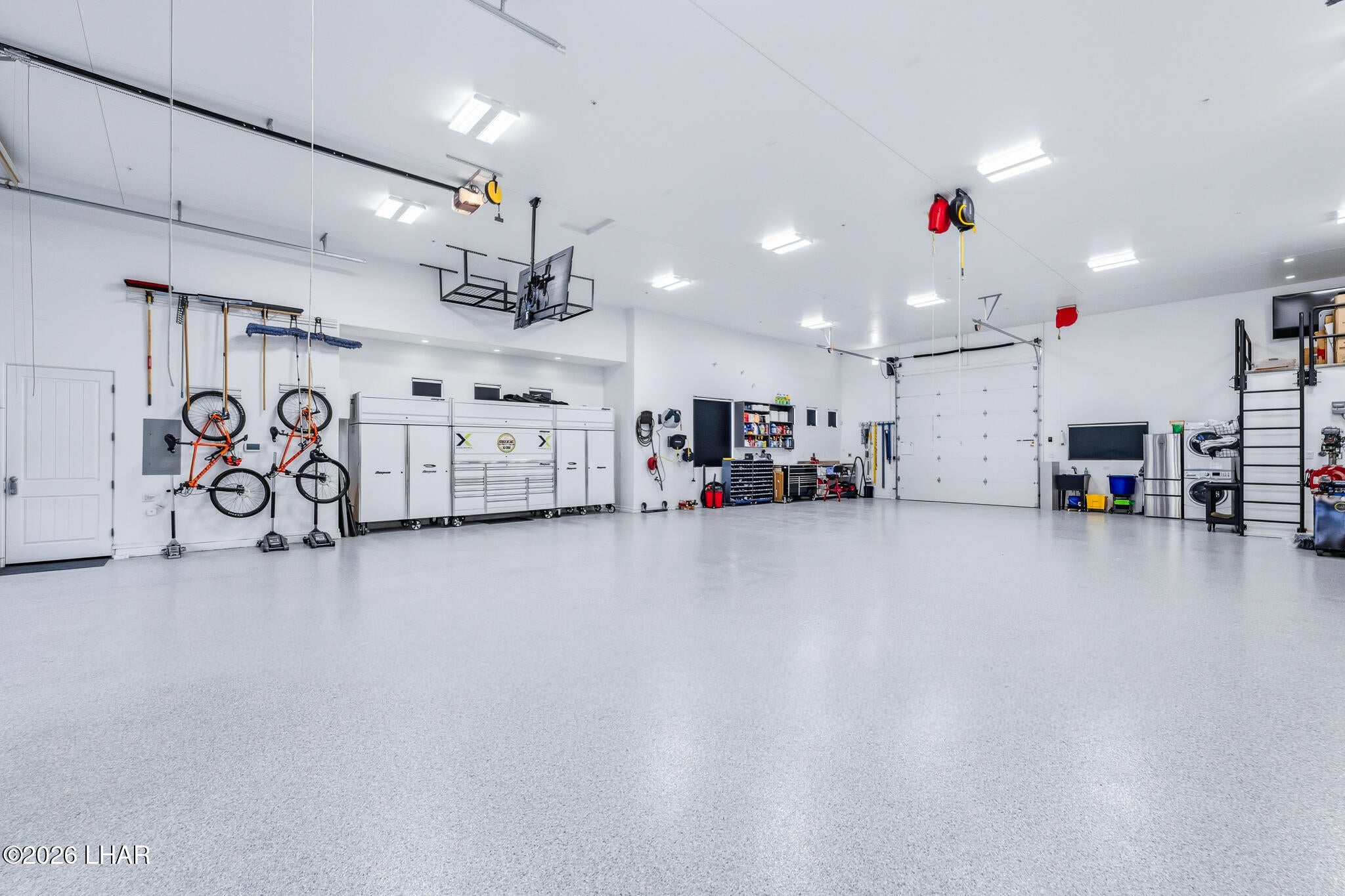 Lake Havasu City, Arizona, 86406, United States, 3 Bedrooms Bedrooms, ,5 BathroomsBathrooms,Residential,Active,2009159