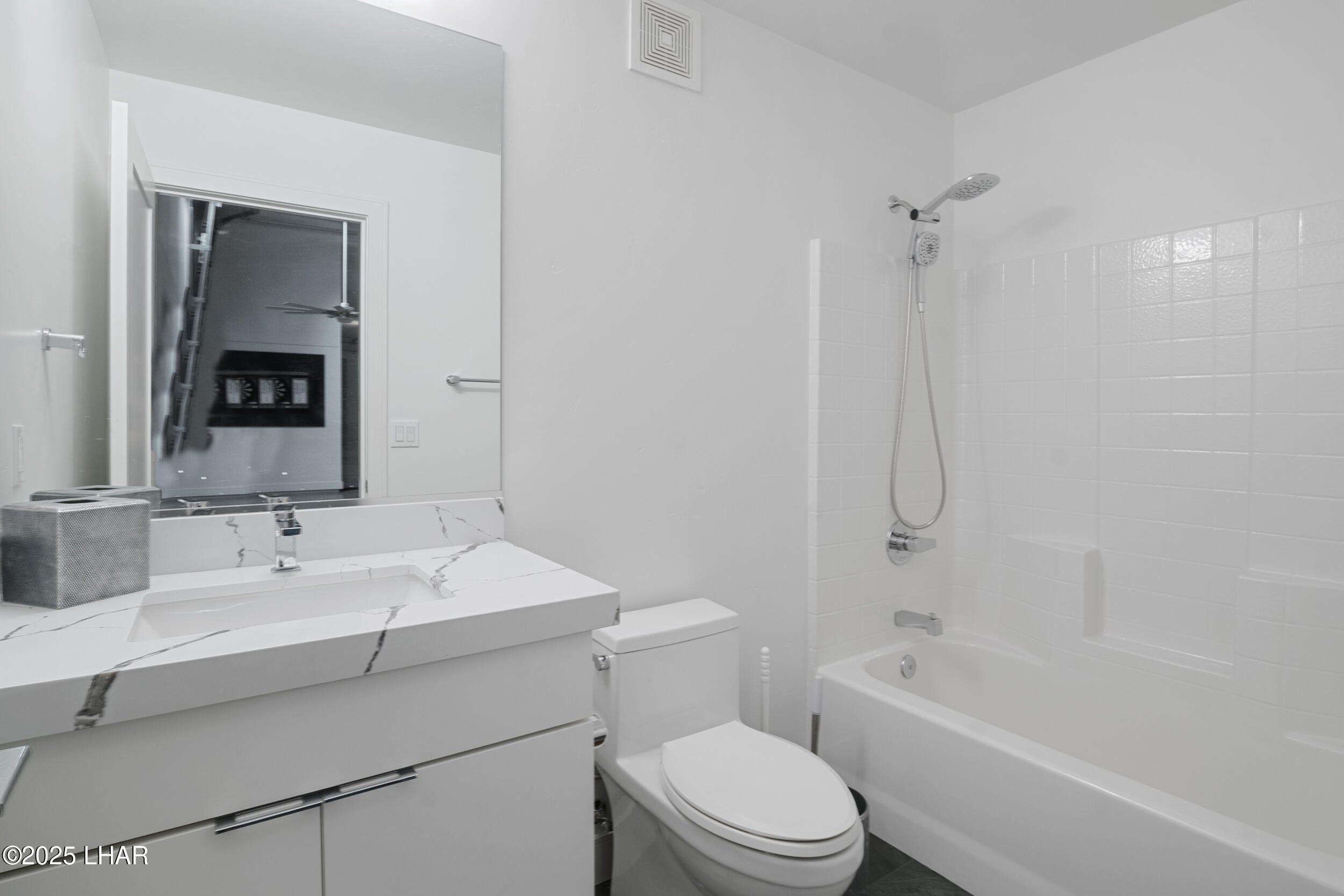 Lake Havasu City, Arizona, 86404, United States, 4 Bedrooms Bedrooms, ,5 BathroomsBathrooms,Residential,Active,1894205