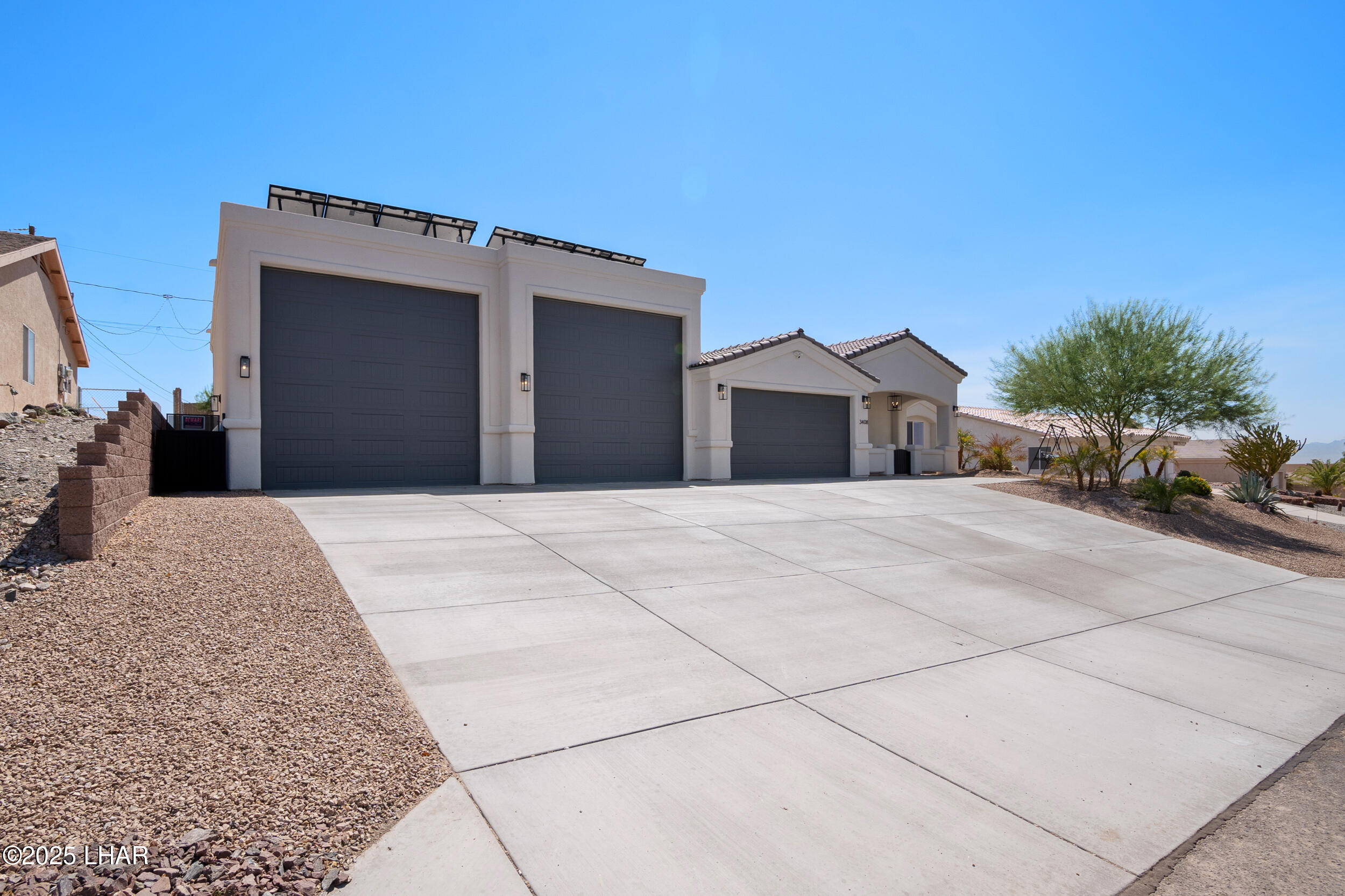 Lake Havasu City, Arizona, 86404, United States, 4 Bedrooms Bedrooms, ,3 BathroomsBathrooms,Residential,Active,1920257