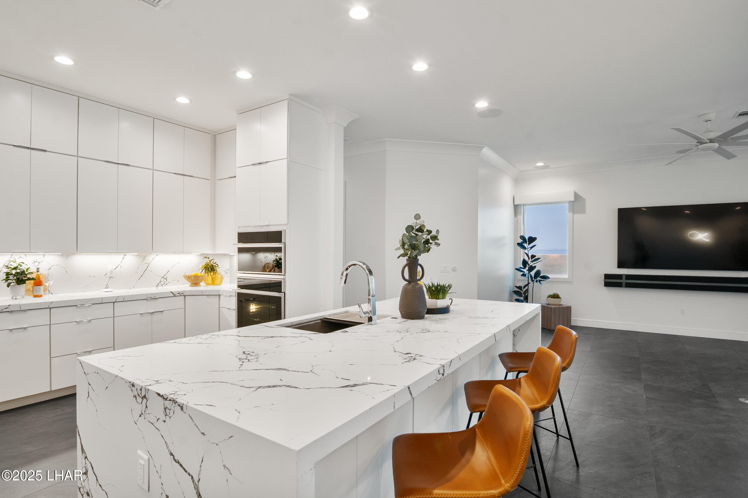 Lake Havasu City, Arizona, 86404, United States, 4 Bedrooms Bedrooms, ,5 BathroomsBathrooms,Residential,Active,1894205