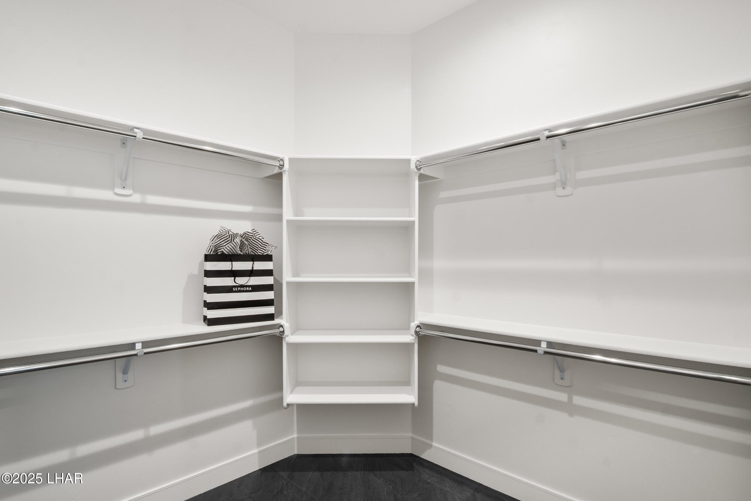 Lake Havasu City, Arizona, 86404, United States, 4 Bedrooms Bedrooms, ,5 BathroomsBathrooms,Residential,Active,1894205