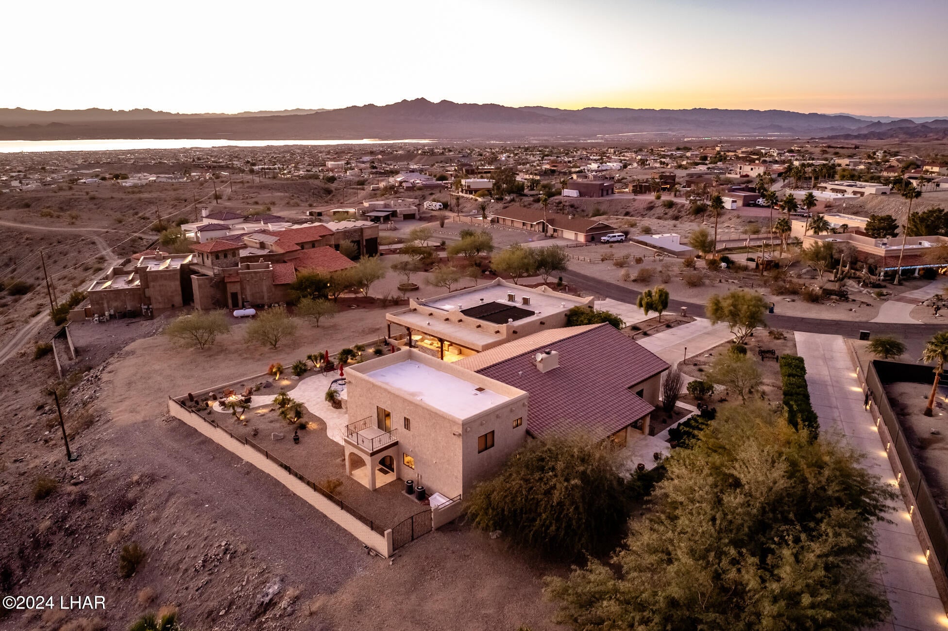 Lake Havasu City, Arizona, 86404, United States, 4 Bedrooms Bedrooms, ,6 BathroomsBathrooms,Residential,Active,1910151