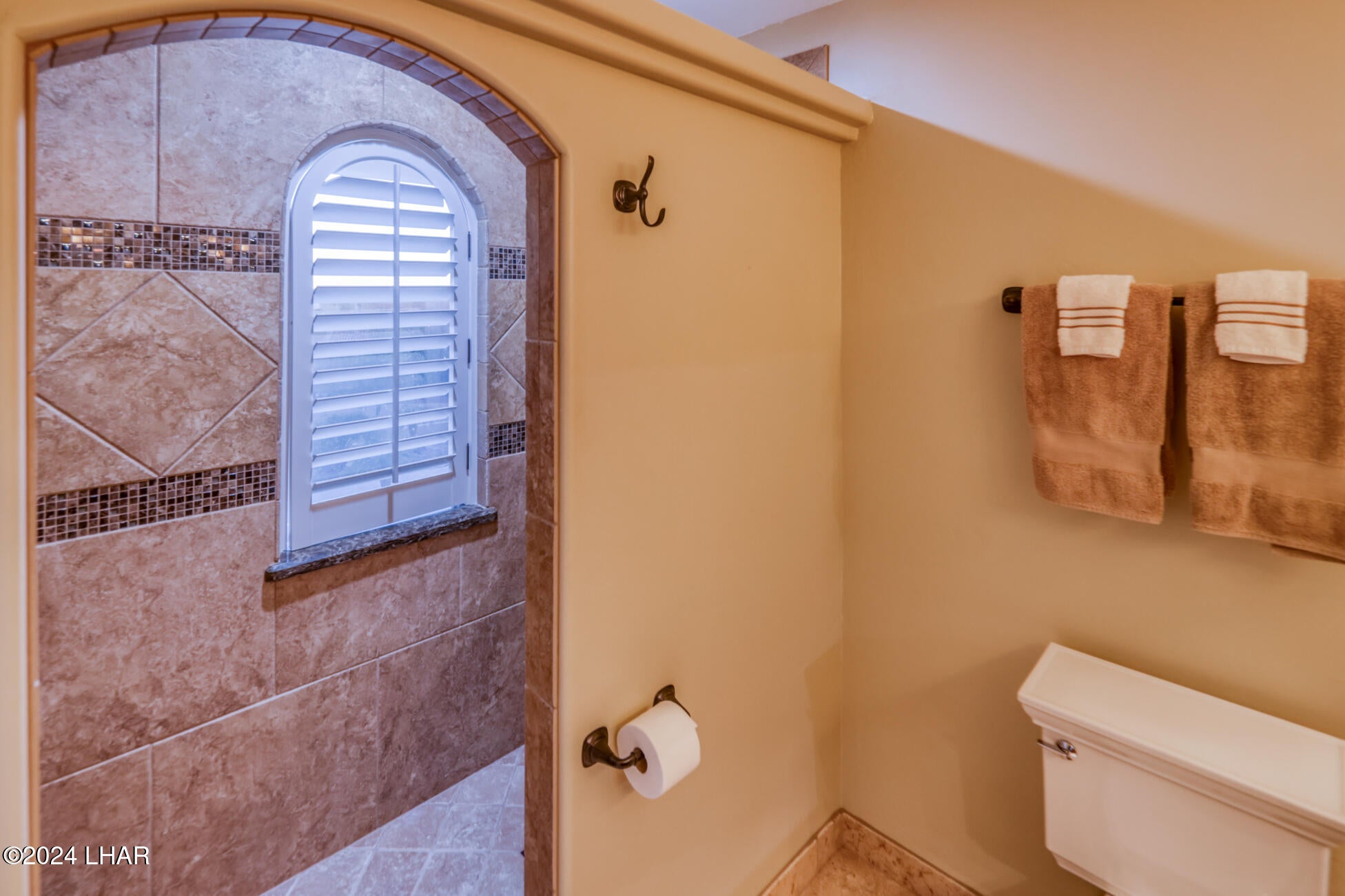 Lake Havasu City, Arizona, 86404, United States, 4 Bedrooms Bedrooms, ,6 BathroomsBathrooms,Residential,Active,1910151