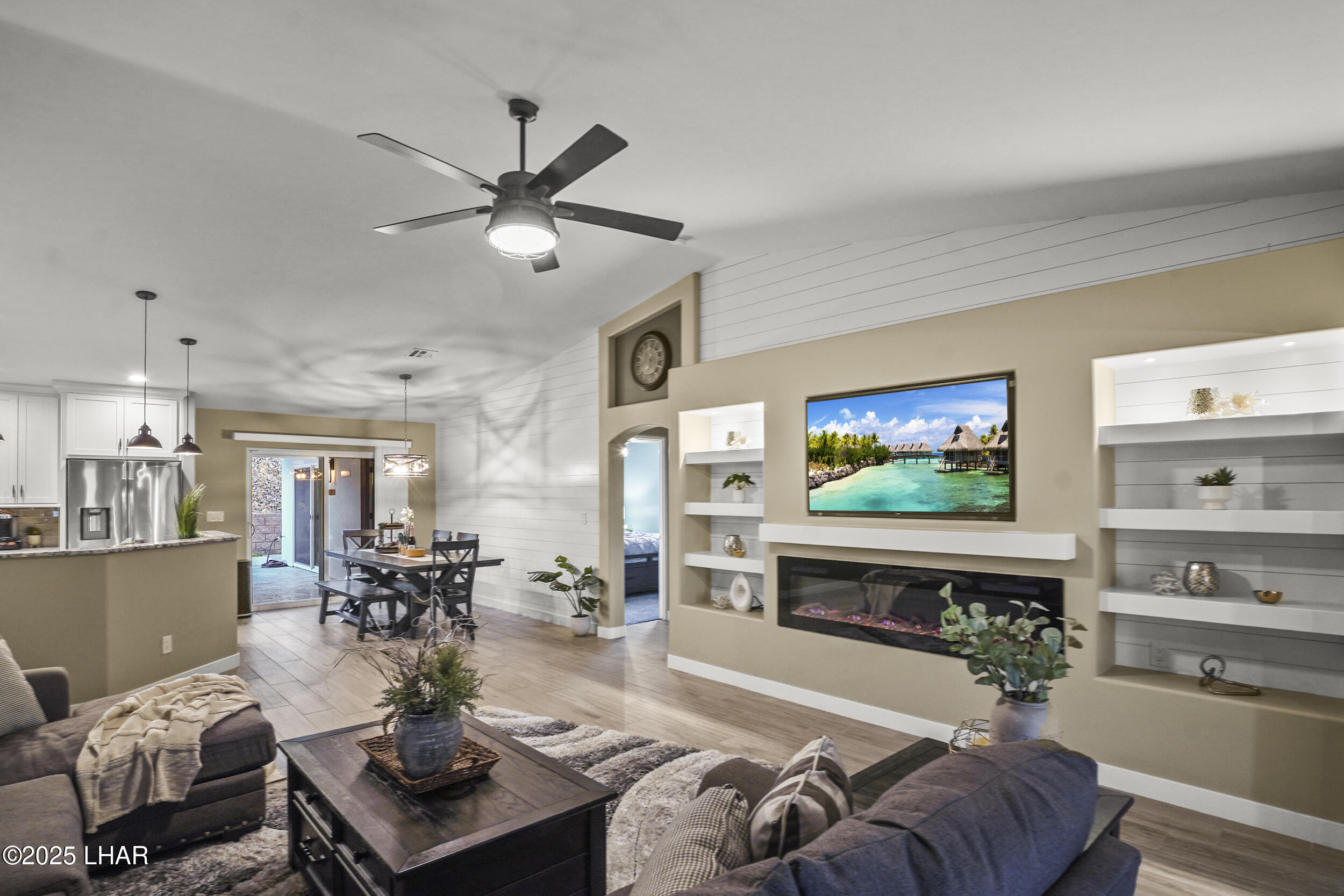 Lake Havasu City, Arizona, 86404, United States, 4 Bedrooms Bedrooms, ,3 BathroomsBathrooms,Residential,Active,1920257