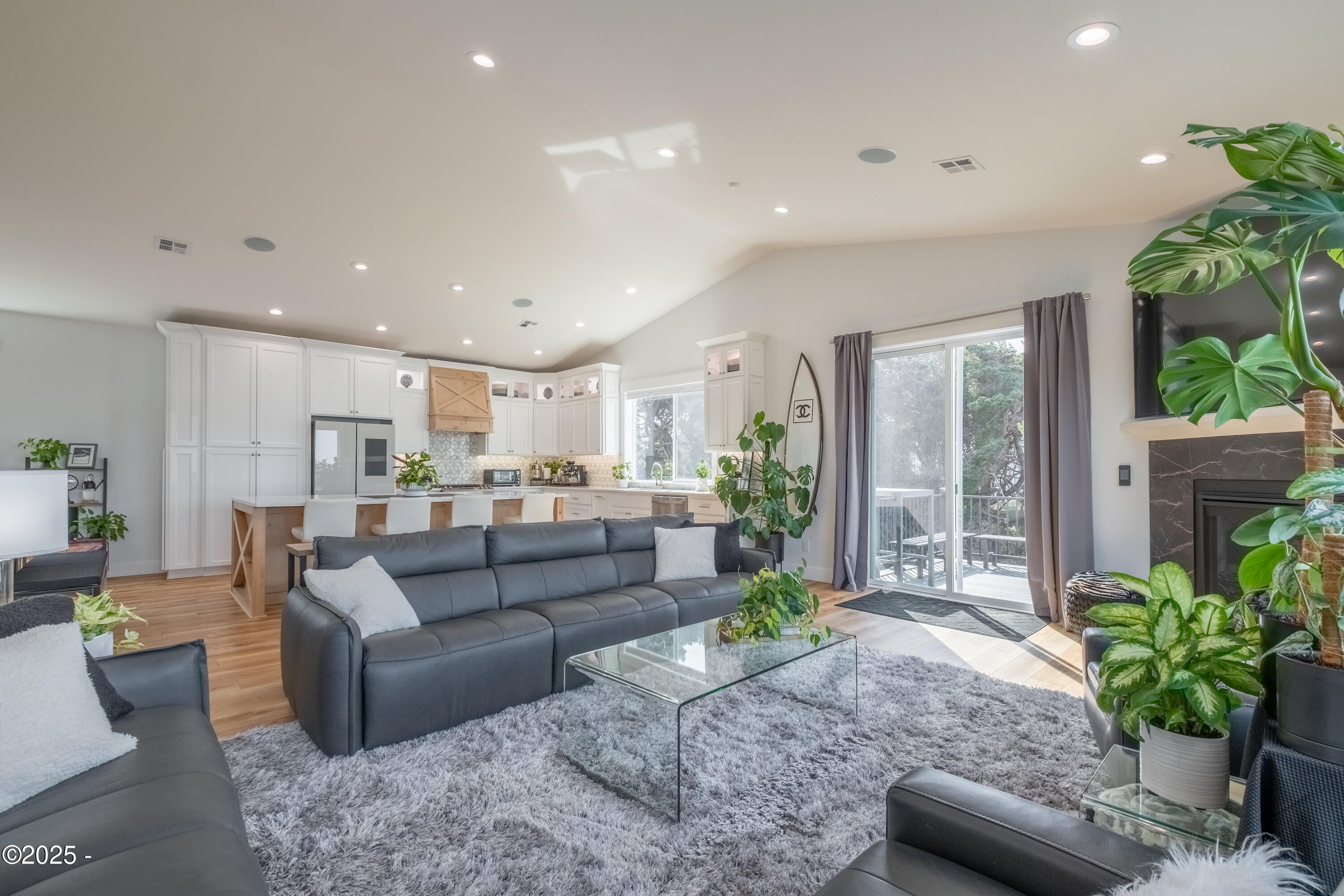 Lincoln City, Oregon, 97367, United States, 3 Bedrooms Bedrooms, ,3 BathroomsBathrooms,Residential,Active,1987257