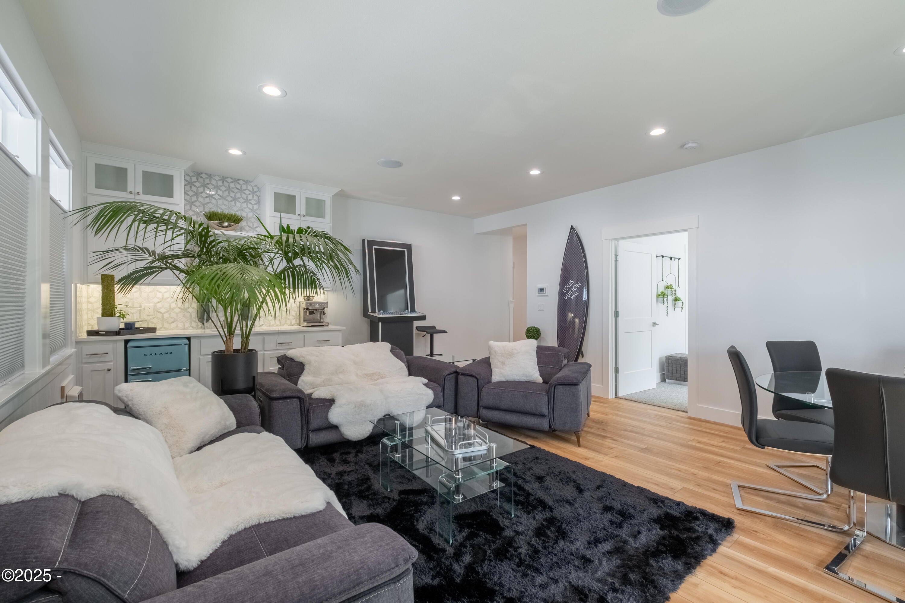 Lincoln City, Oregon, 97367, United States, 3 Bedrooms Bedrooms, ,3 BathroomsBathrooms,Residential,Active,1987257