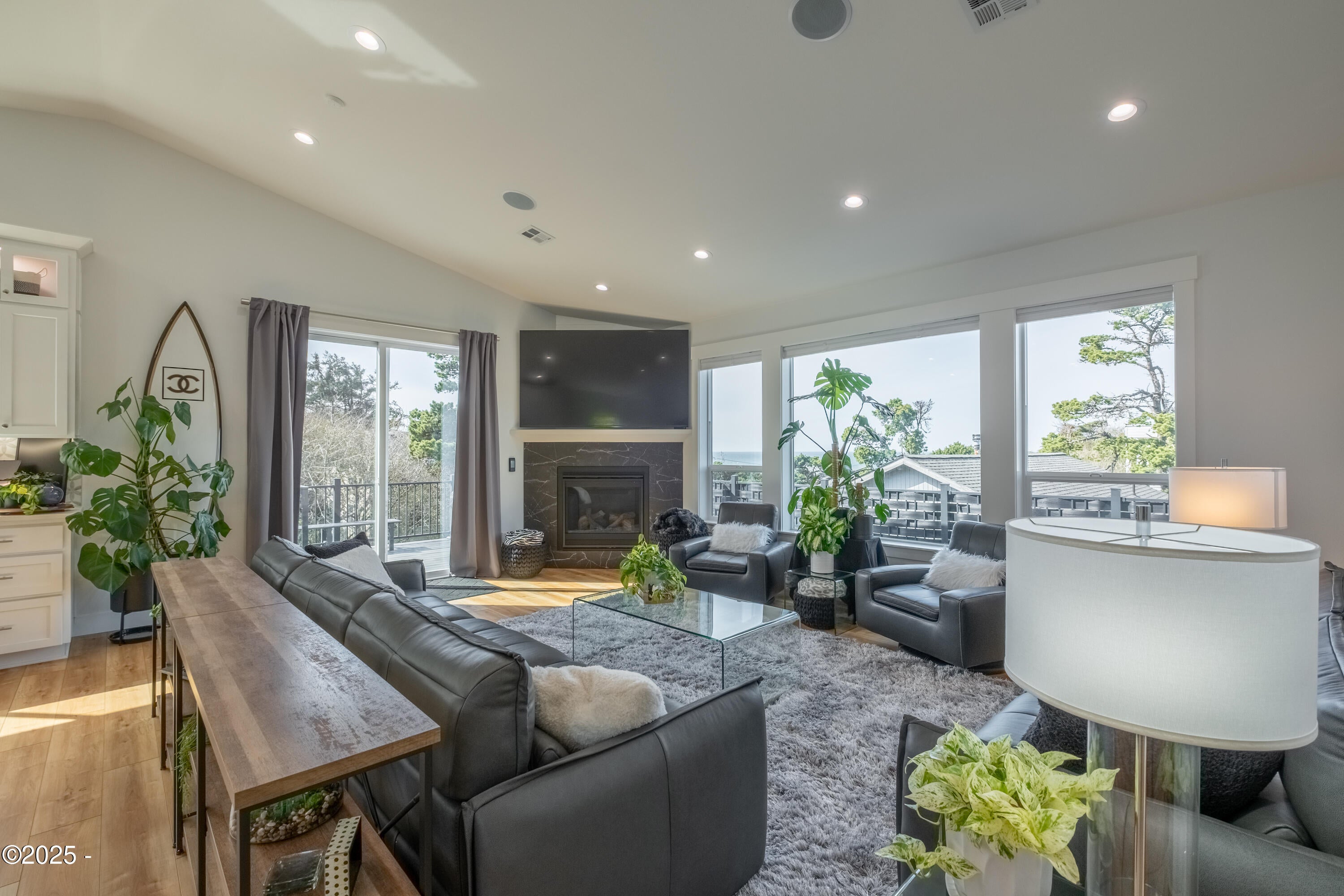 Lincoln City, Oregon, 97367, United States, 3 Bedrooms Bedrooms, ,3 BathroomsBathrooms,Residential,Active,1987257