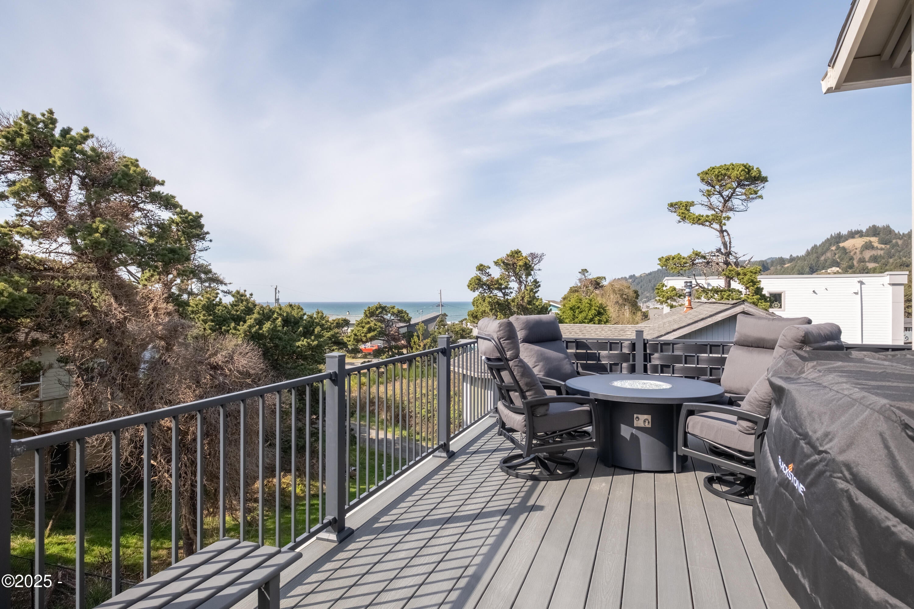 Lincoln City, Oregon, 97367, United States, 3 Bedrooms Bedrooms, ,3 BathroomsBathrooms,Residential,Active,1987257