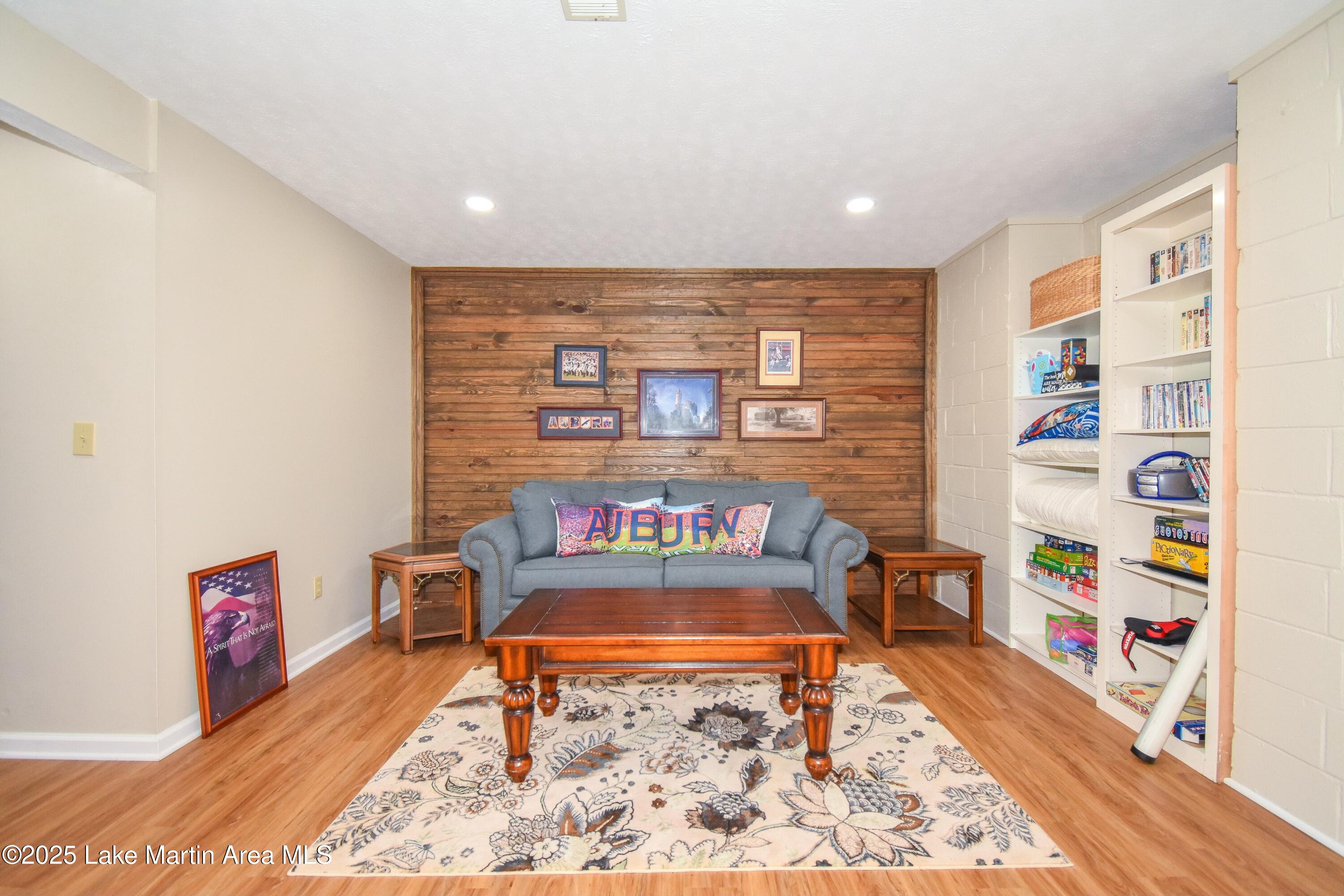 Jacksons Gap, Alabama, 36861, United States, 5 Bedrooms Bedrooms, ,5 BathroomsBathrooms,Residential,Active,2009826