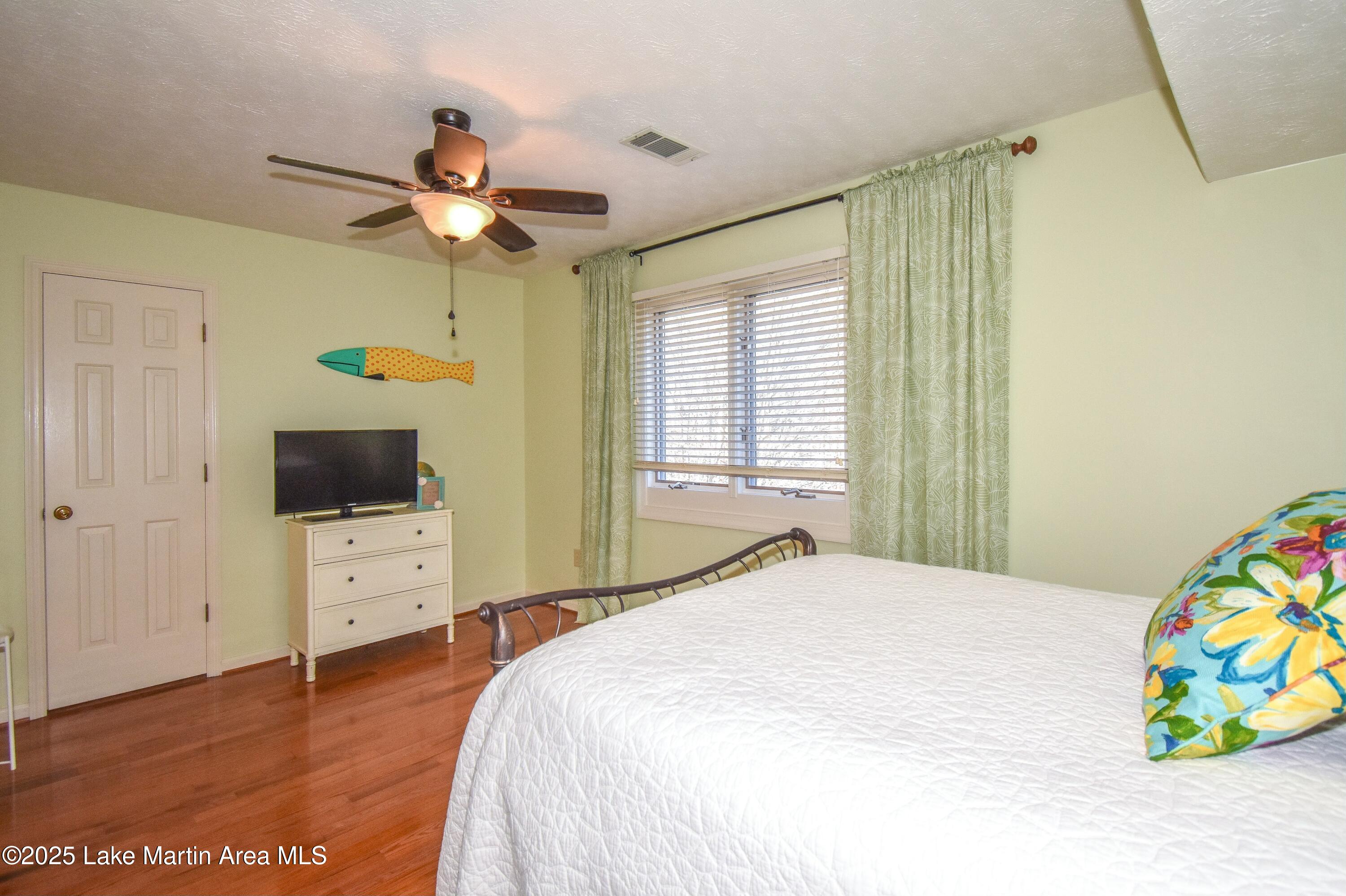 Jacksons Gap, Alabama, 36861, United States, ,5 BathroomsBathrooms,Residential,Active,1770190